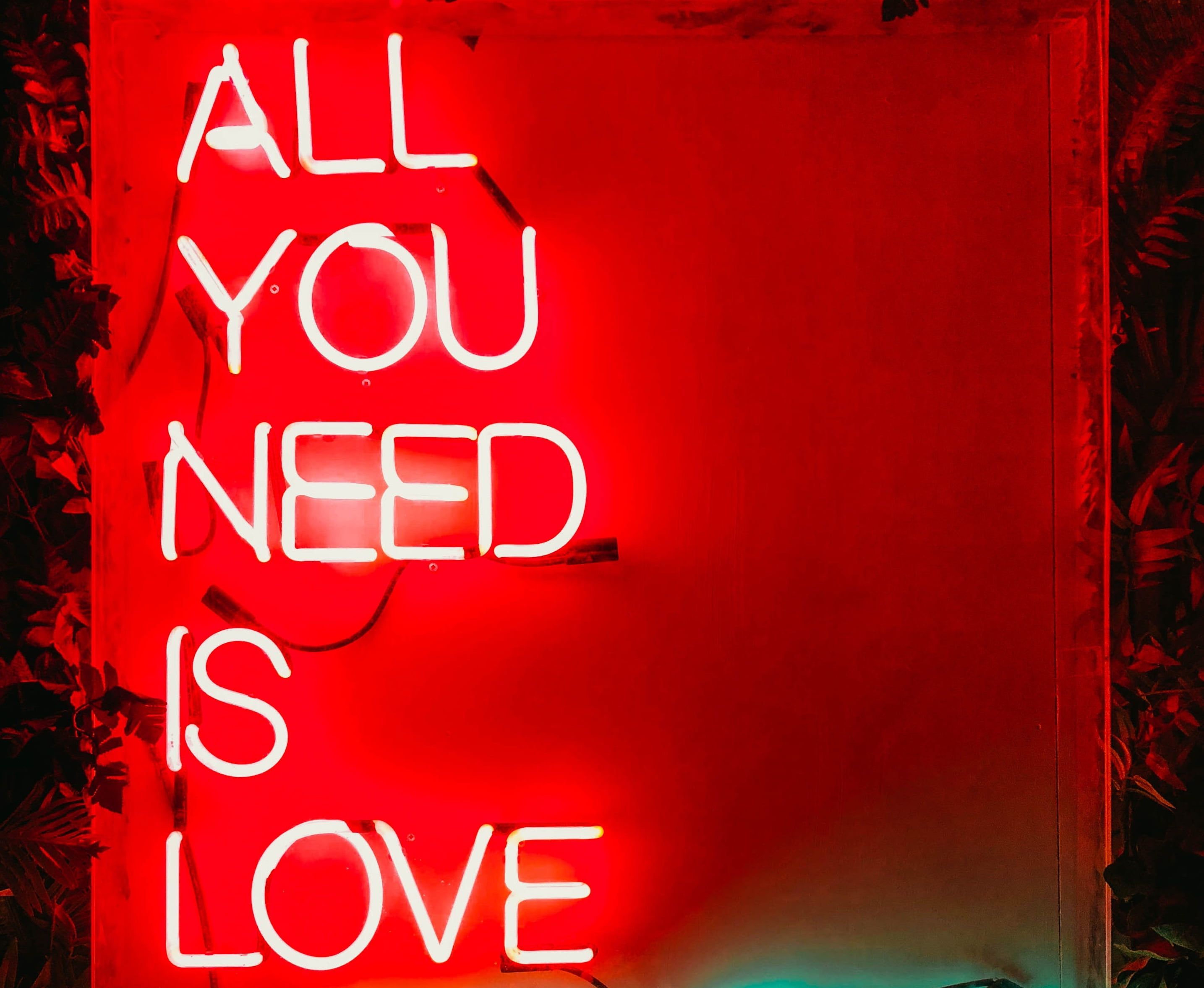 Insegna LED rossa 'All You Need Is Love', 2869x2355 2K, PC