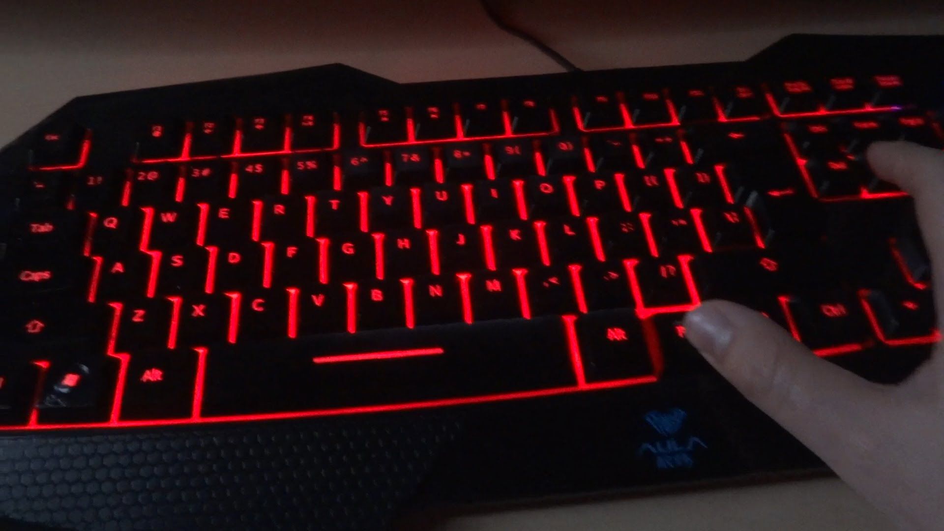 Tastiera gaming LED rossa, 1920x1080 Full HD 1080p, Desktop