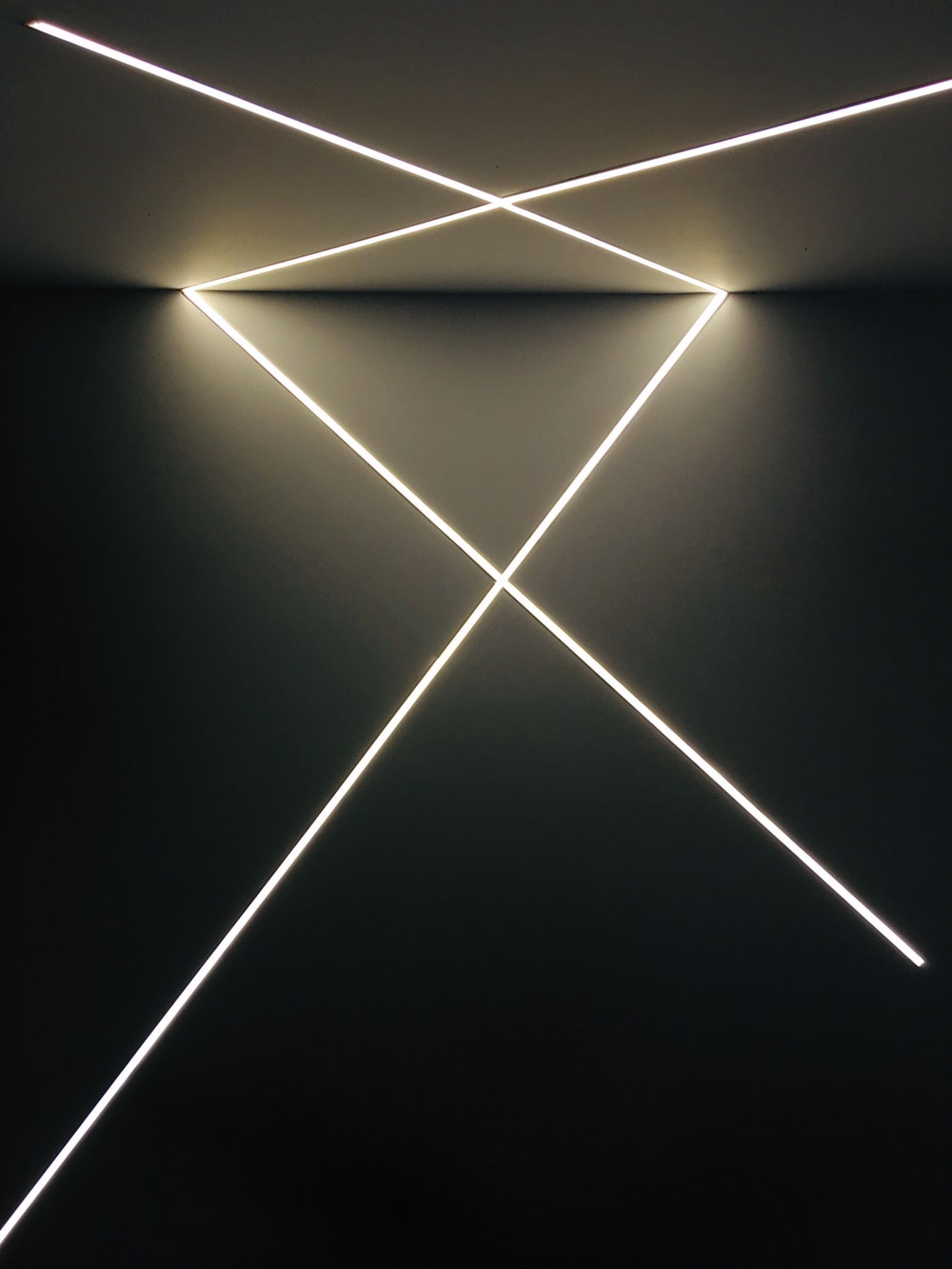 Linee LED luminose incrociate, 1000x1333 Verticale, Mobile