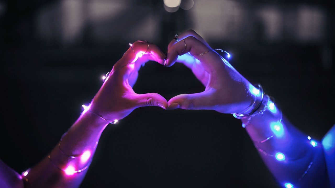 Mani a cuore con luci LED, 1280x720 HD, Desktop