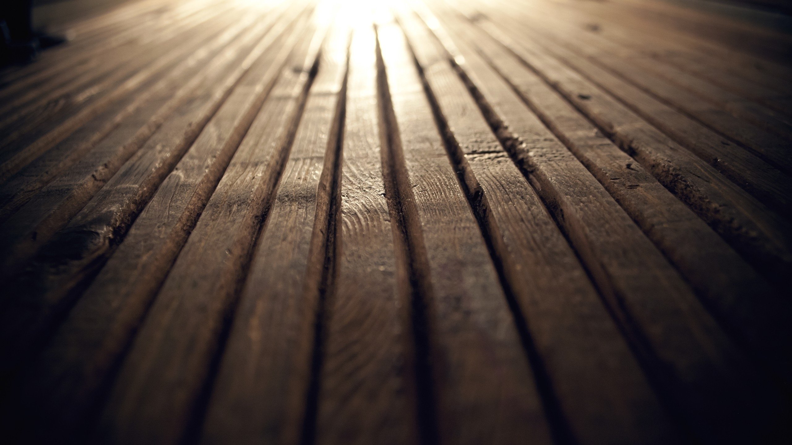 Assi di legno con luce, 2560x1440 QHD, PC