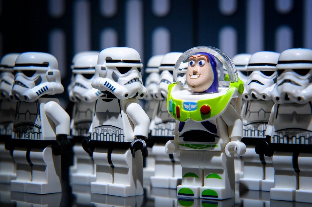 Buzz Lightyear tra Stormtrooper LEGO, 1280x852 HD, Desktop