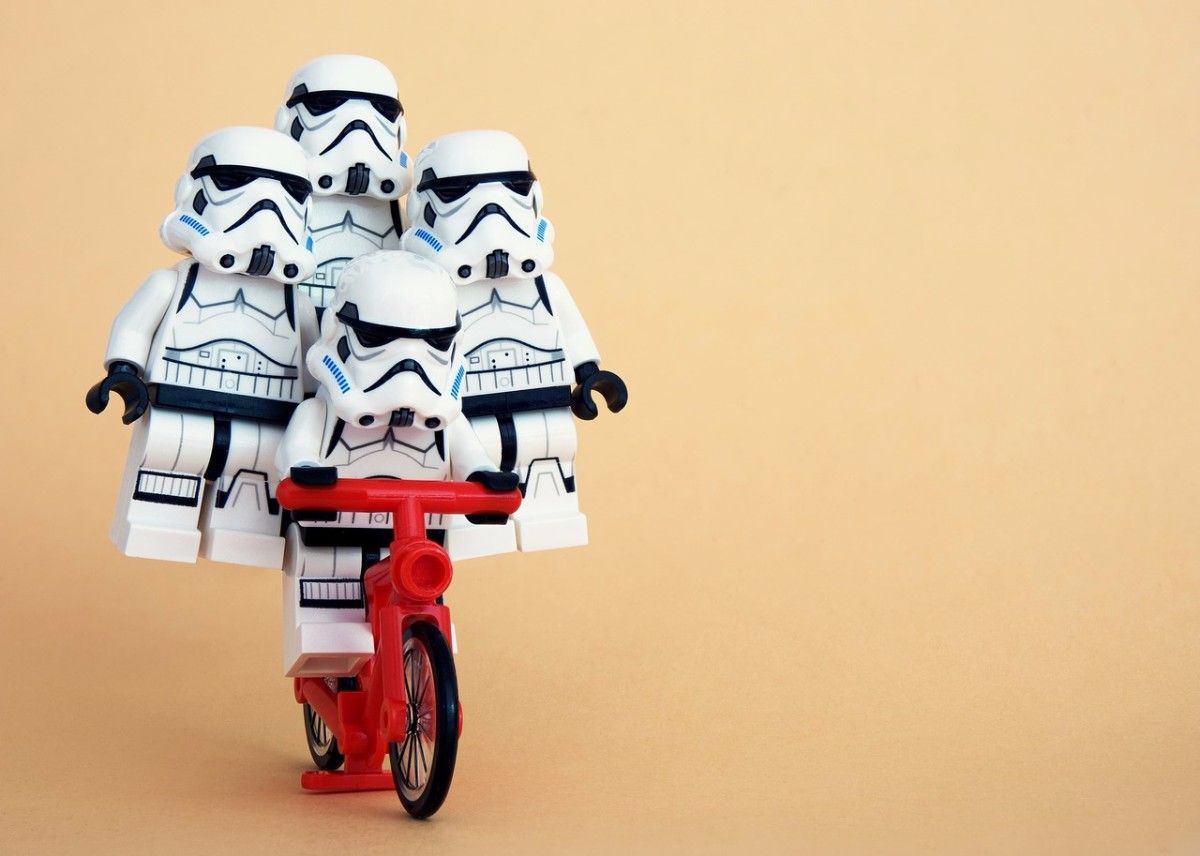 LEGO Stormtrooper su bicicletta, 1200x856 HD, Desktop