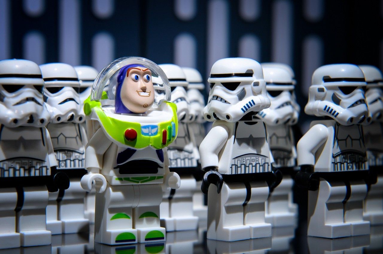 Buzz Lightyear tra Stormtrooper LEGO, mattoncini, 1280x852 HD, Desktop