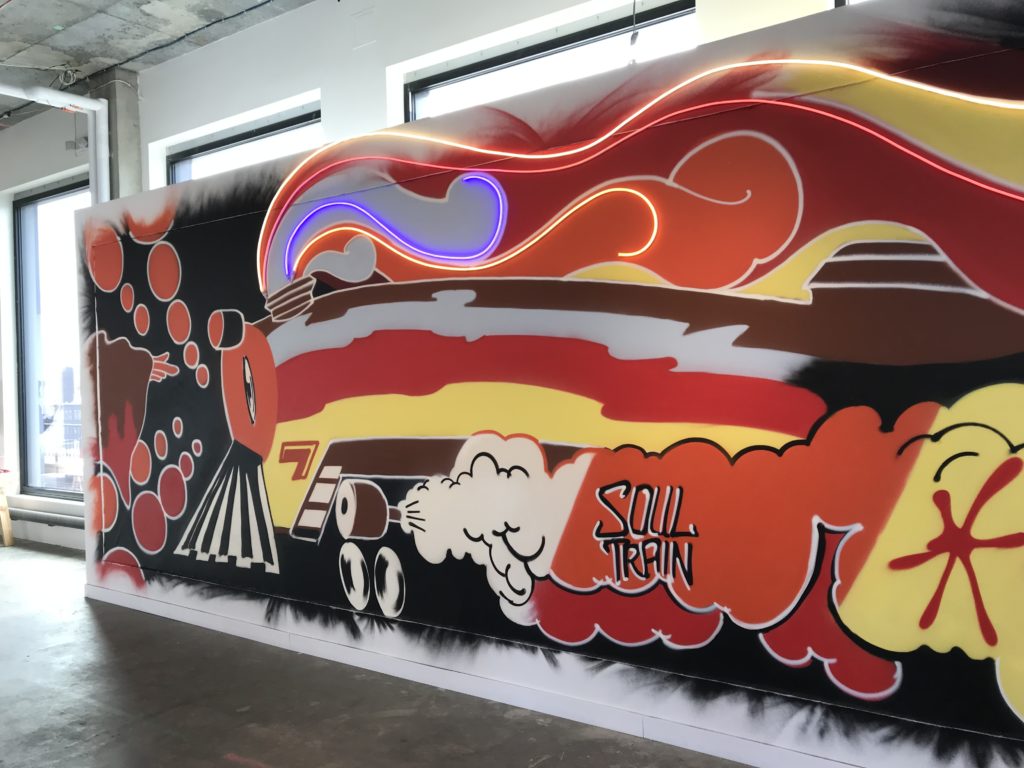 Lettera R graffiti campo verde, 1366x768 720p, Laptop