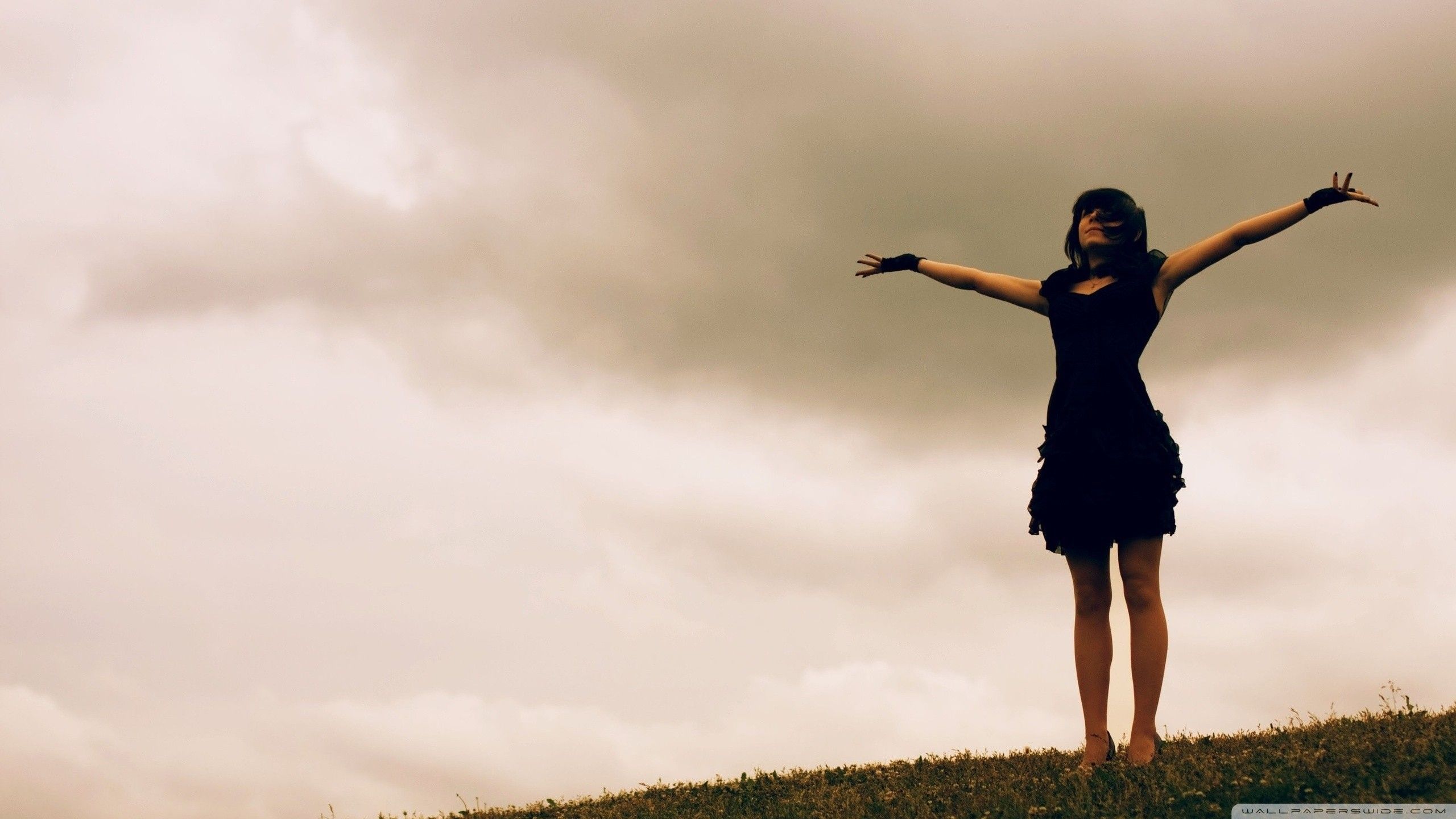 donna braccia aperte cielo, 2560x1440 2K QHD, PC