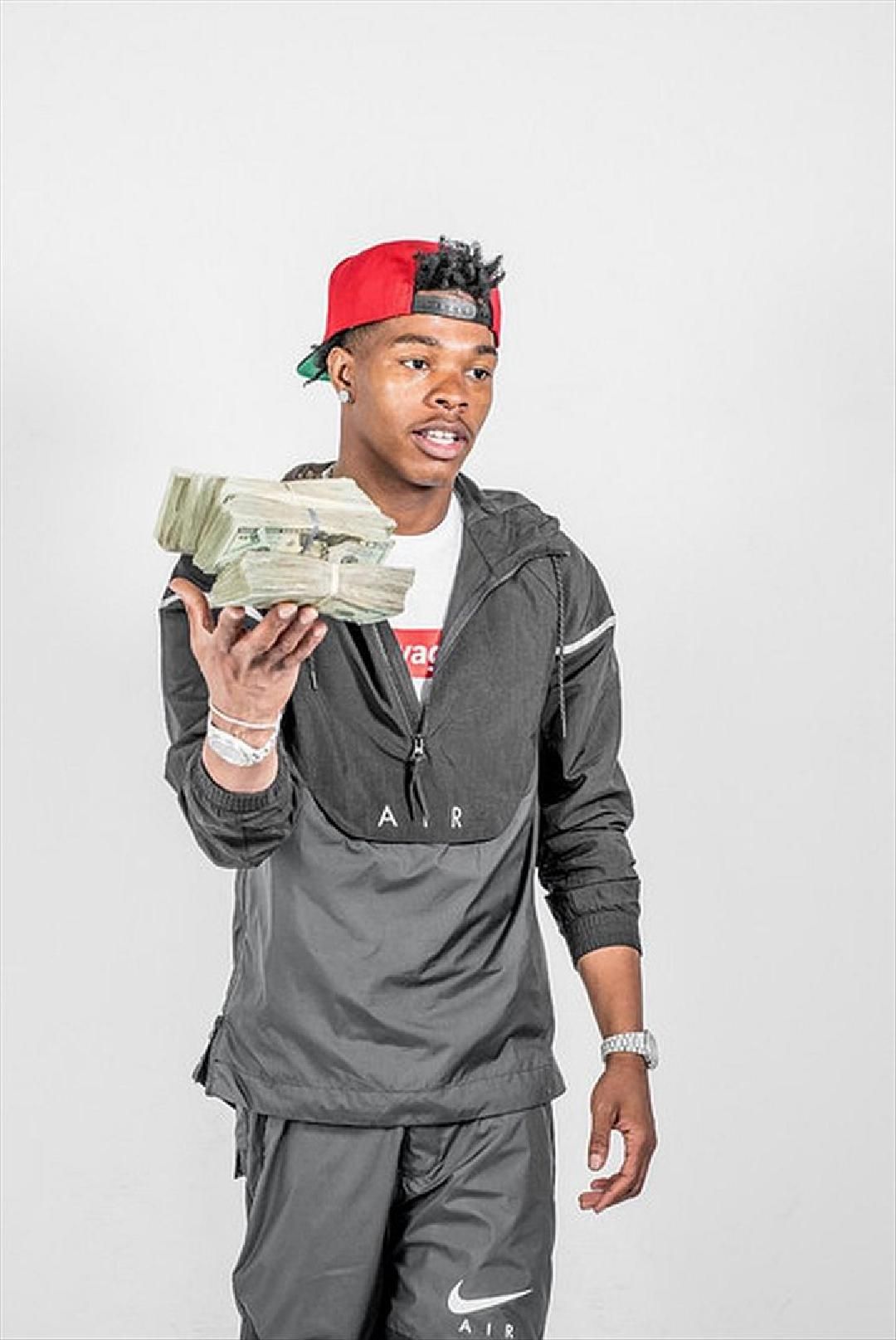 Rapper felpa arancione bagno, 811x1200 Full HD Verticale, iPhone