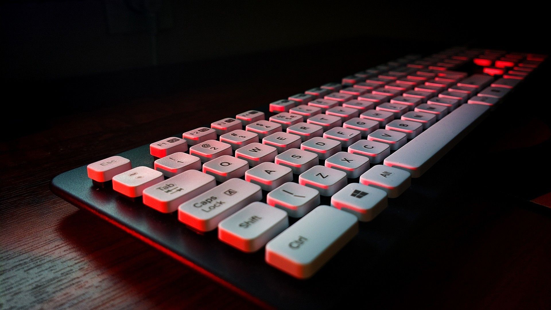 Tastiera gaming retroilluminata rossa, 1920x1080 Full HD, Desktop