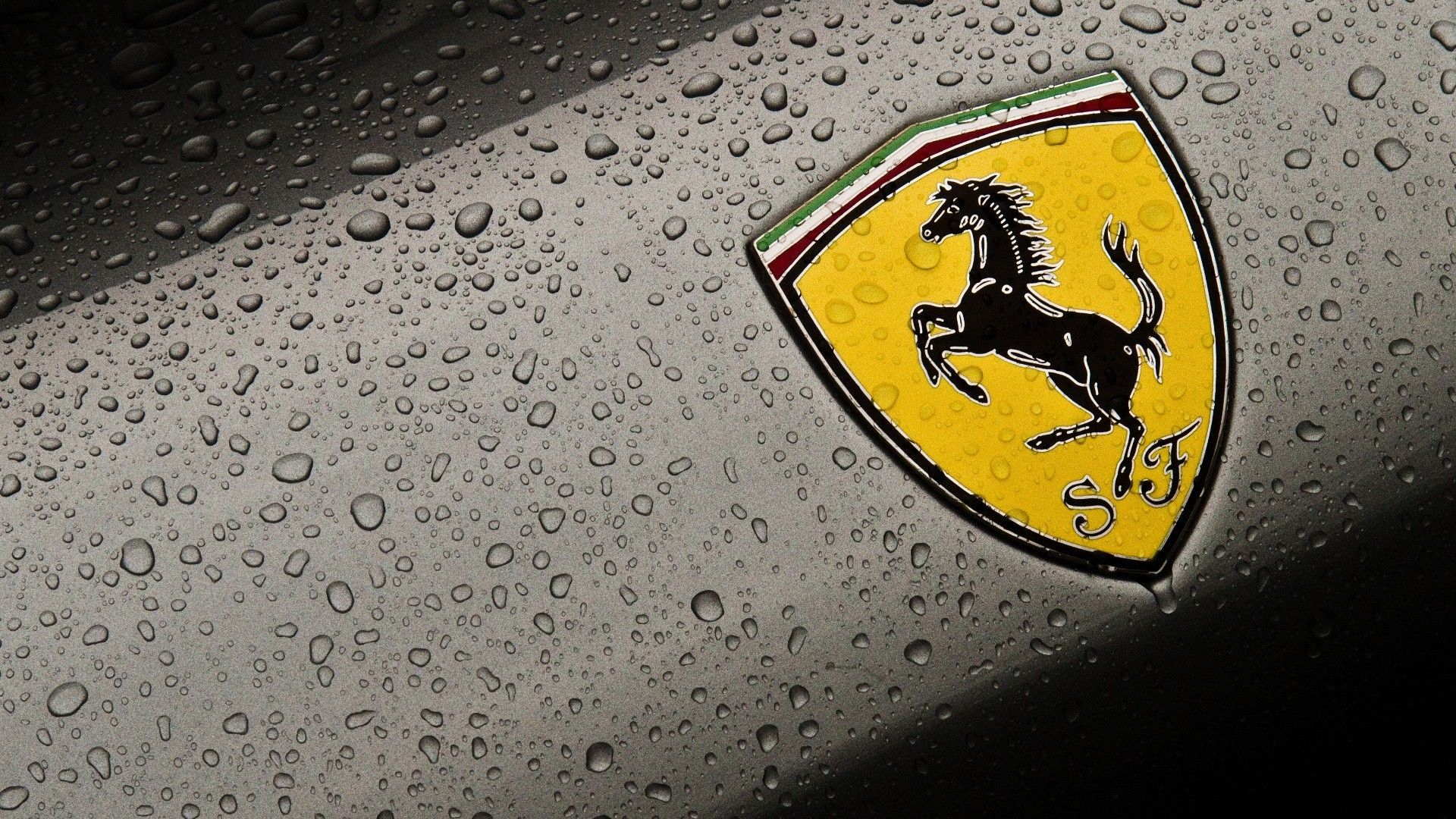 Logo Ferrari con gocce d'acqua, 1920x1080 Full HD 1080p, Desktop