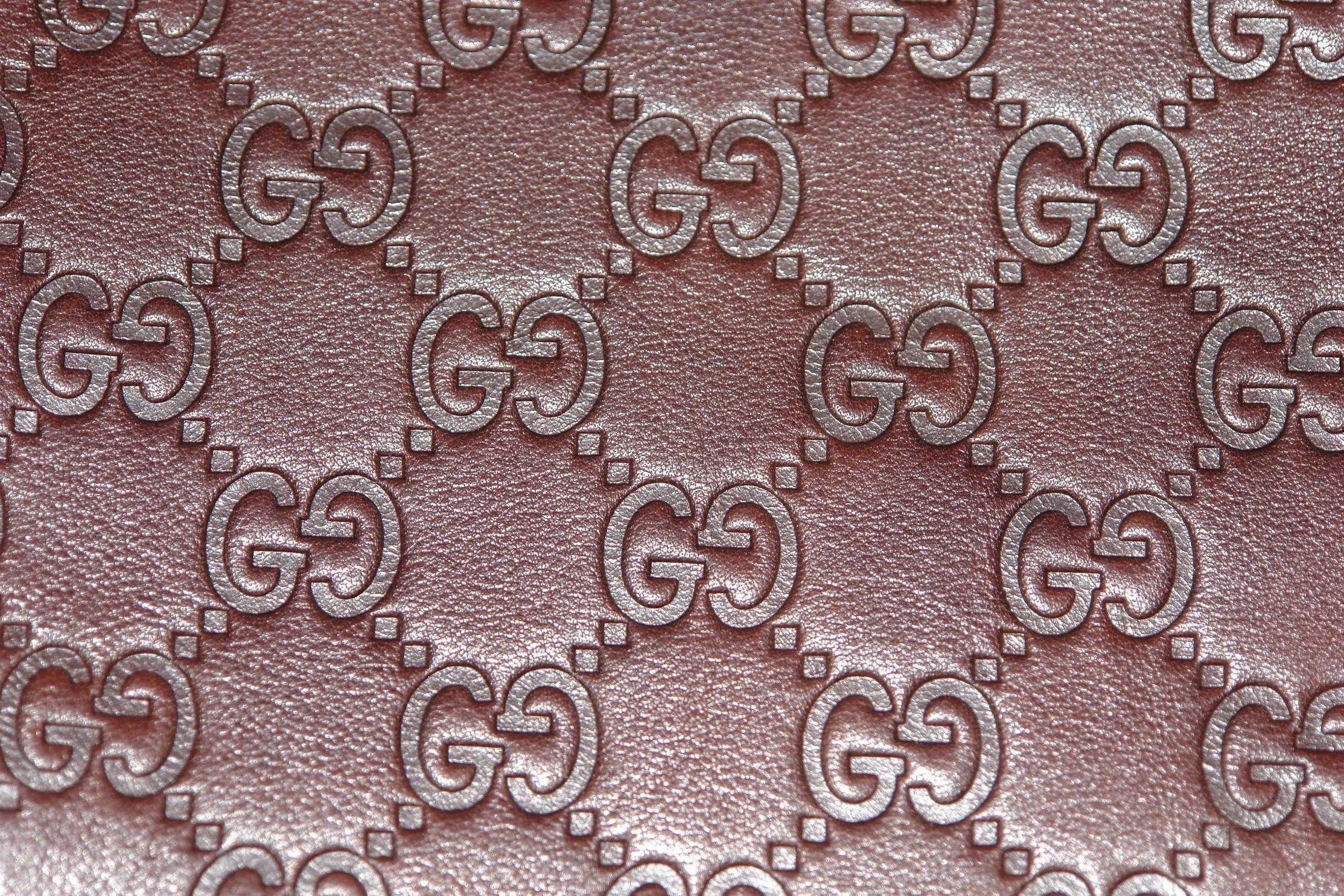Logo Gucci dorato sfondo nero, 736x1208 Verticale, Android