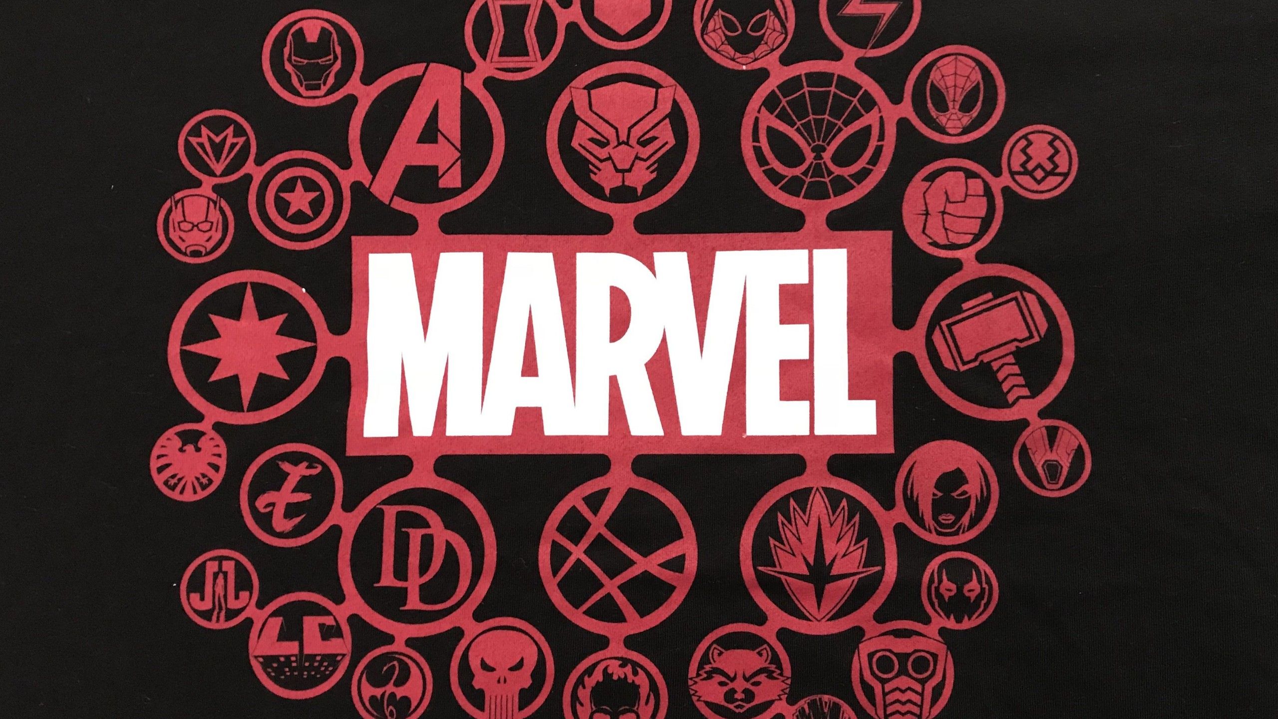 Logo Marvel con icone supereroi, 2560x1440 2K, PC Desktop