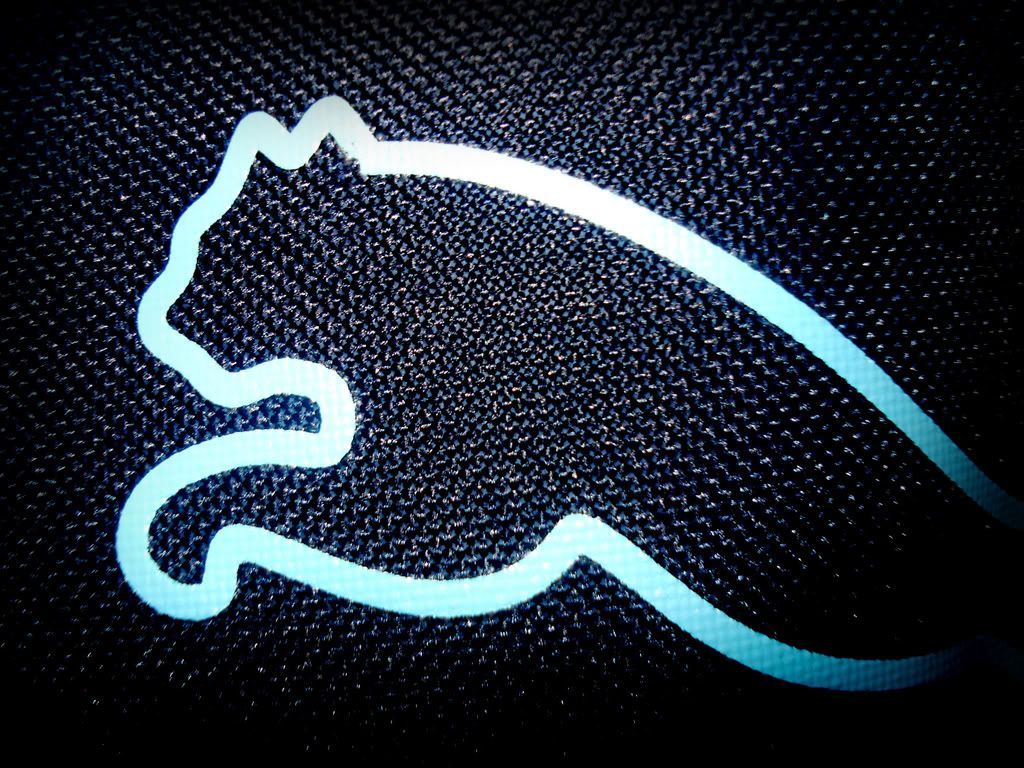 Logo Puma su tessuto scuro, 1024x768 HD, Desktop