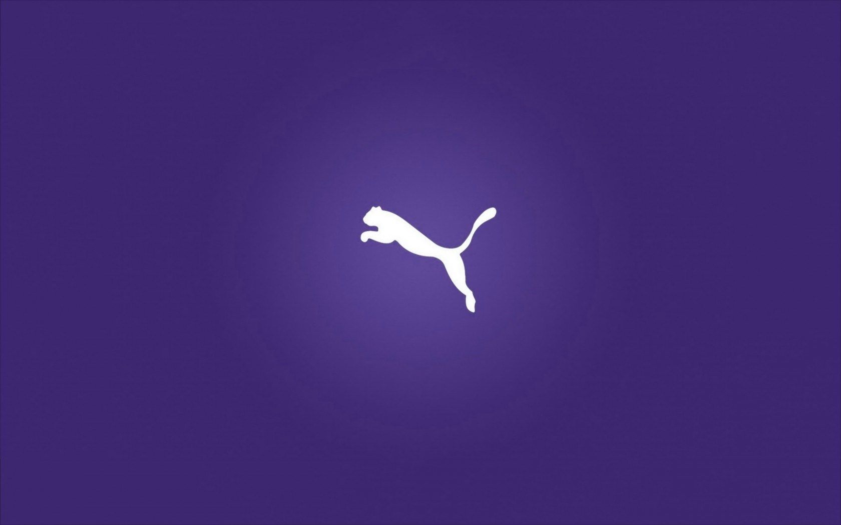 Logo Puma bianco sfondo viola, abbigliamento sportivo, 1680x1050 900p, Laptop