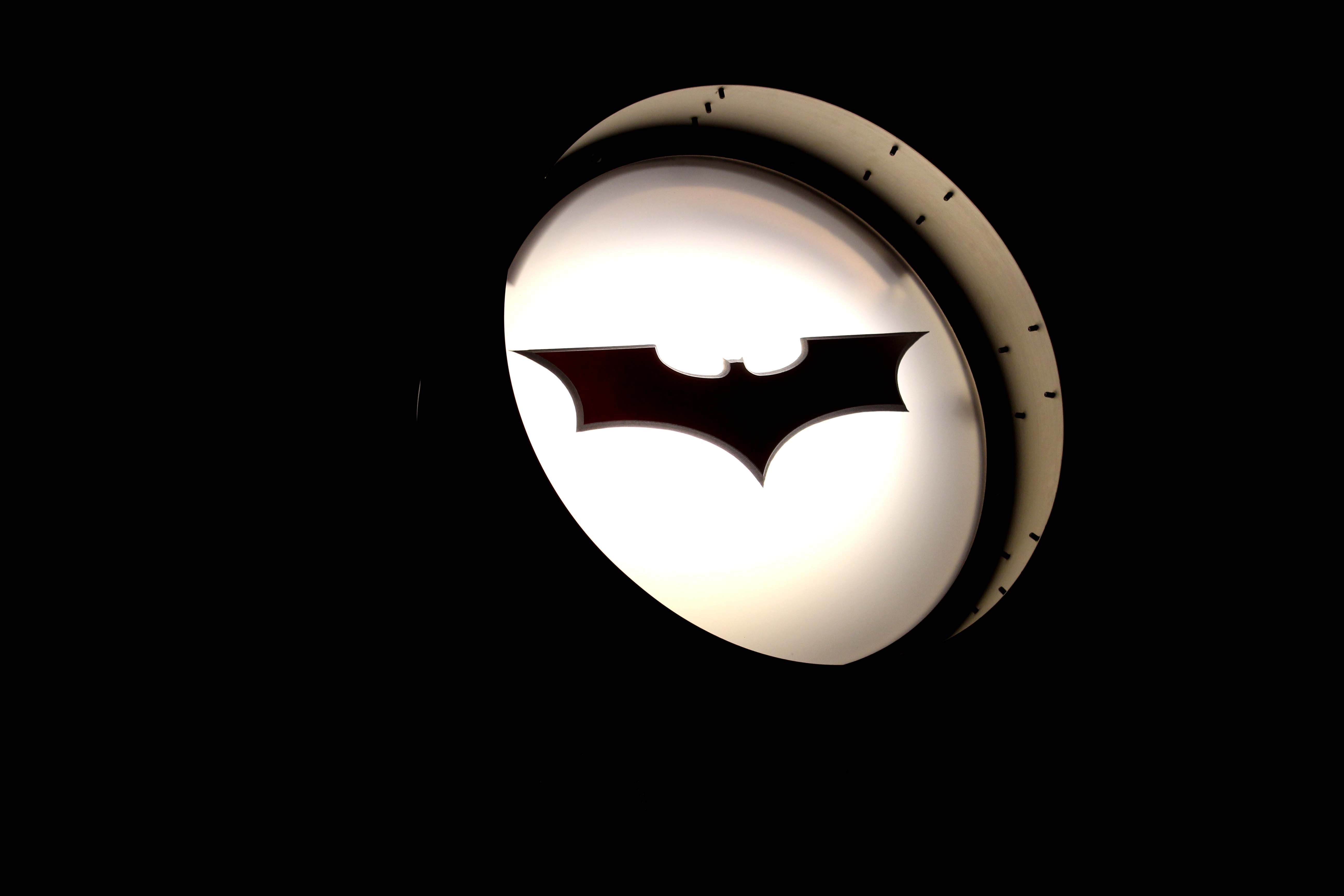 Logo Warner Bros nel cielo, 1280x720 720p, PC