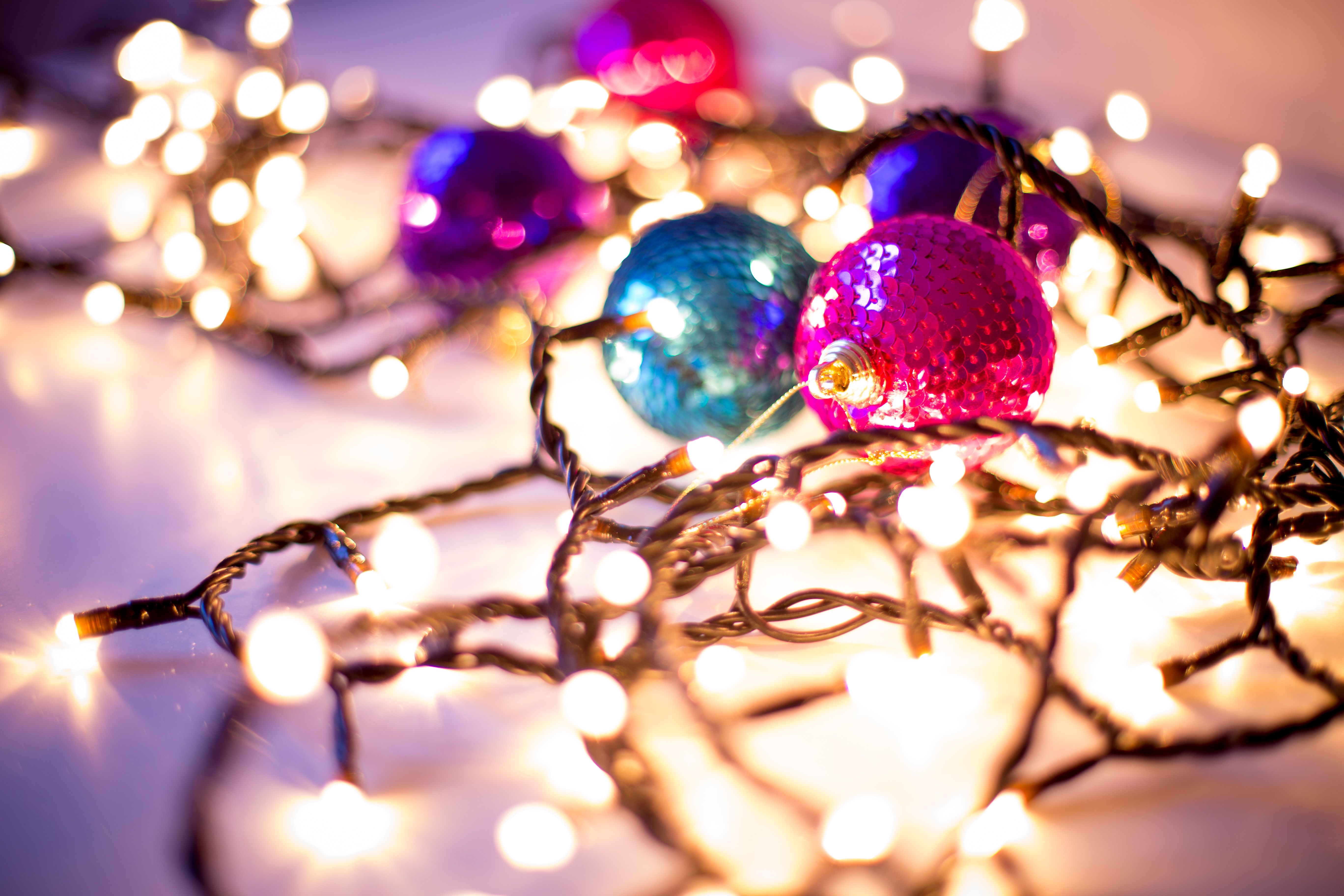 Palline natalizie con luci bokeh, 5472x3648 UHD, PC 4K