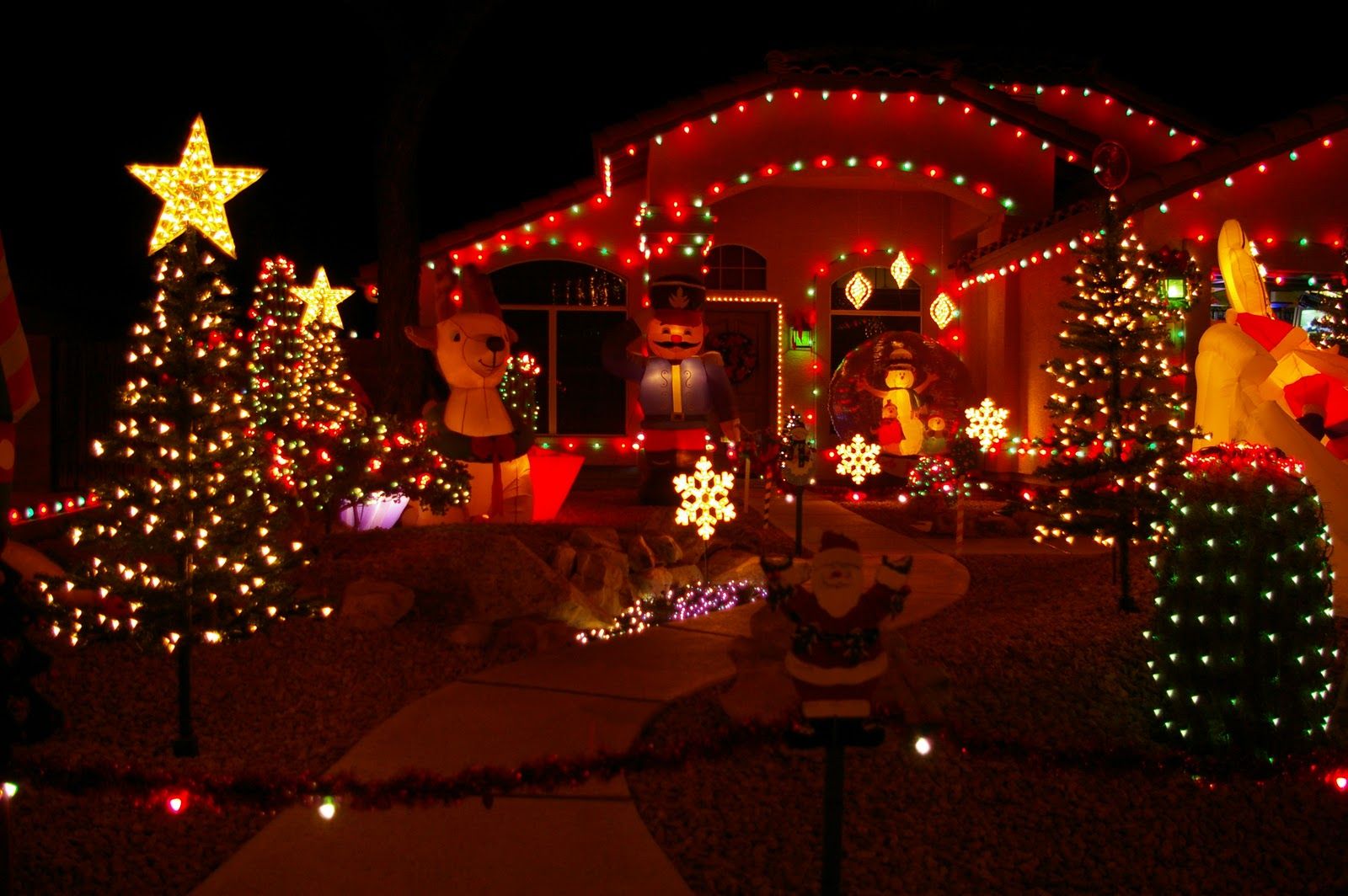 Casa decorata con luci natalizie, 1600x1064 HD Ready, Acer Nitro