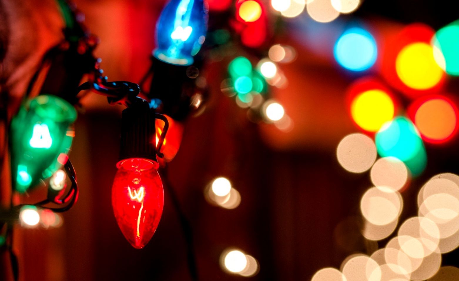 Luci natalizie colorate bokeh, 1562x955 720p, Laptop