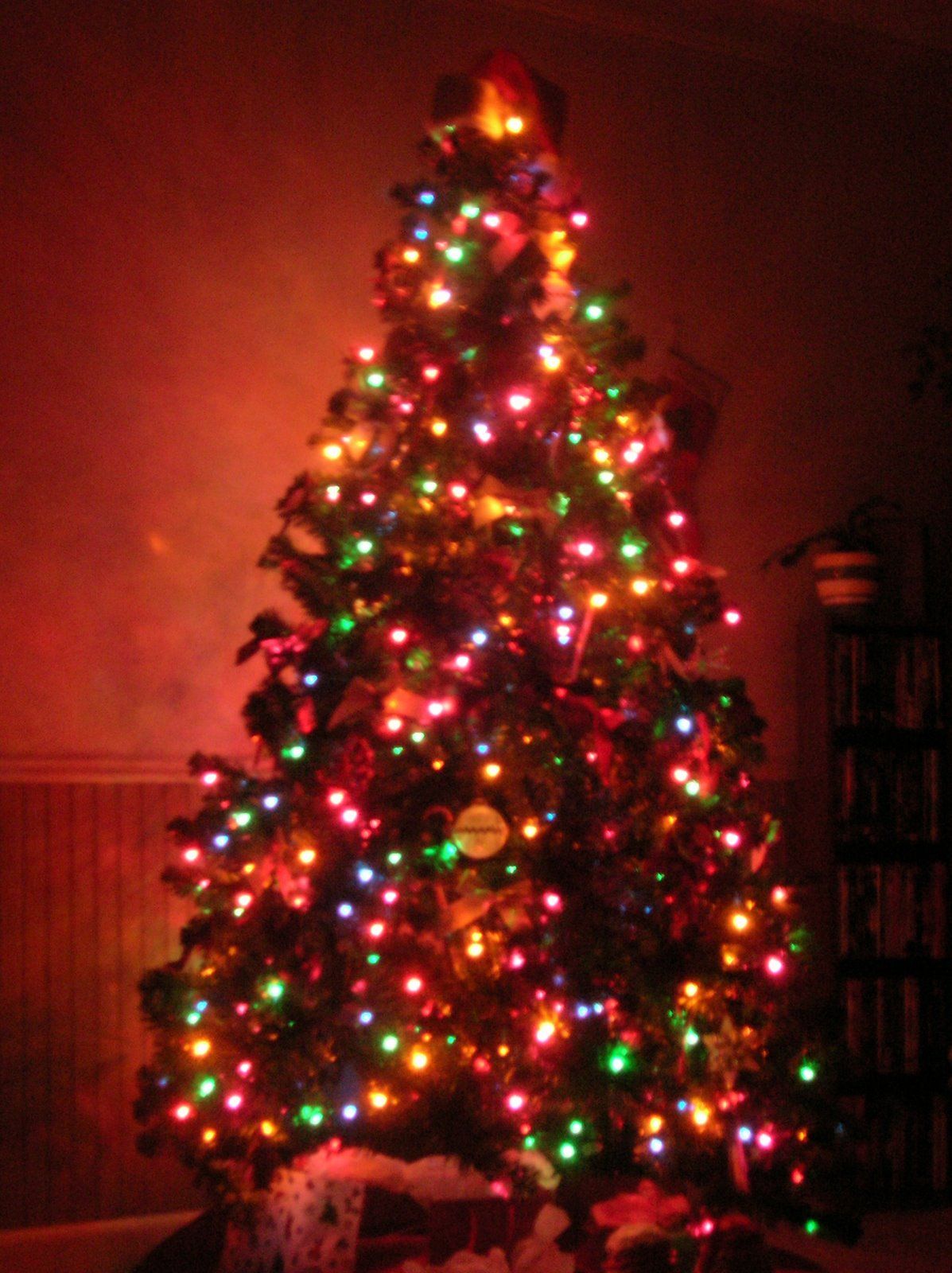Albero di Natale con luci colorate, 1197x1600 Full HD Verticale, Google Pixel