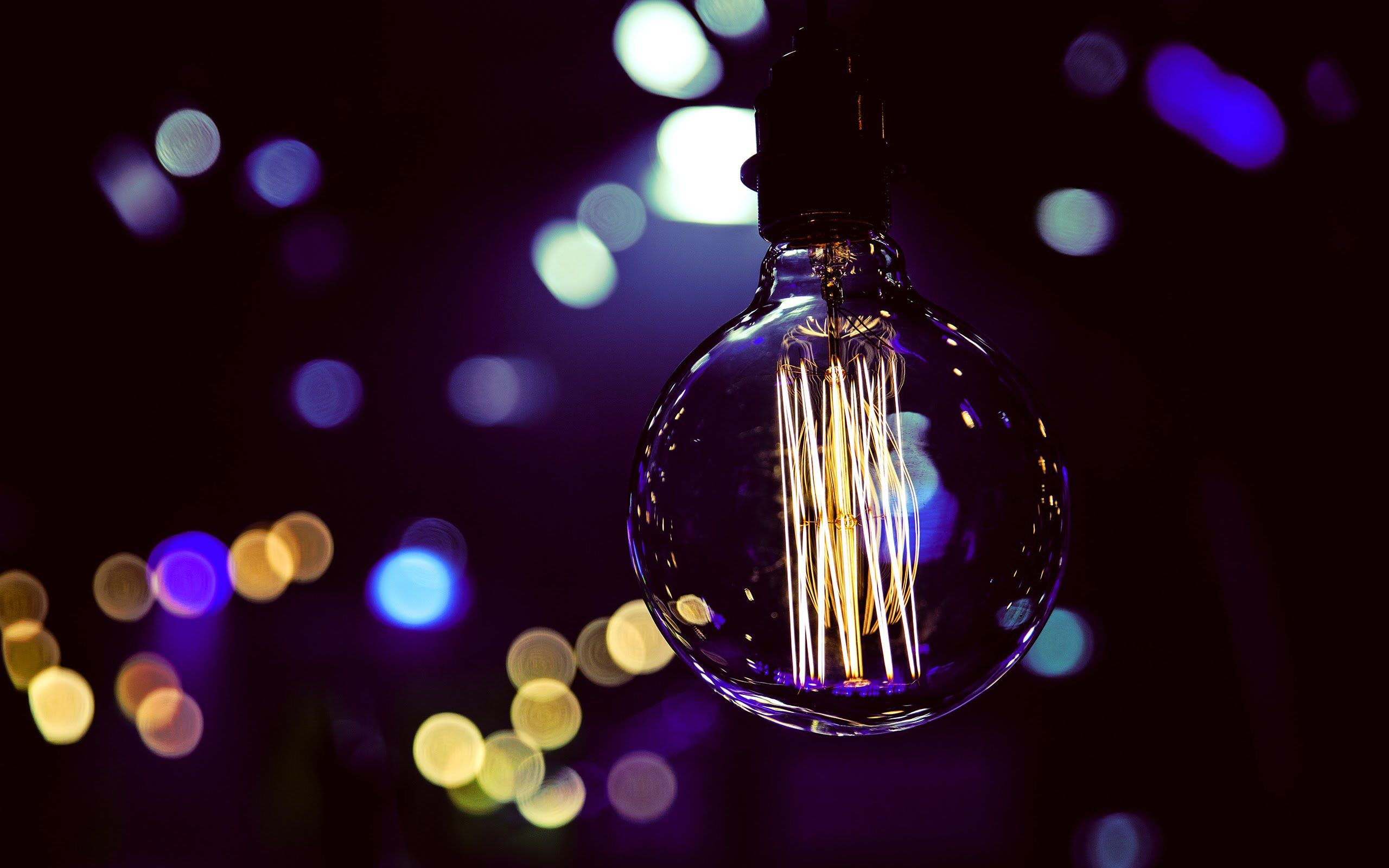 Lampadina accesa con bokeh luci, 2560x1600 2K, MacBook Pro