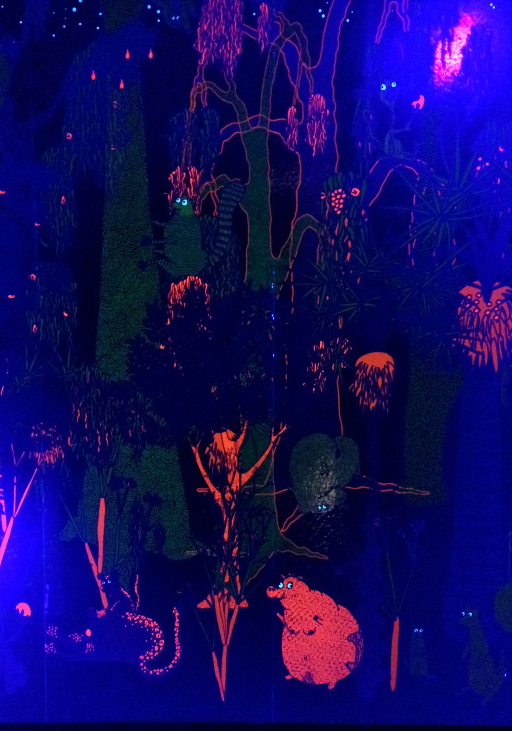 Animali e piante fluorescenti al buio, 1717x2448 Verticale, Telefono