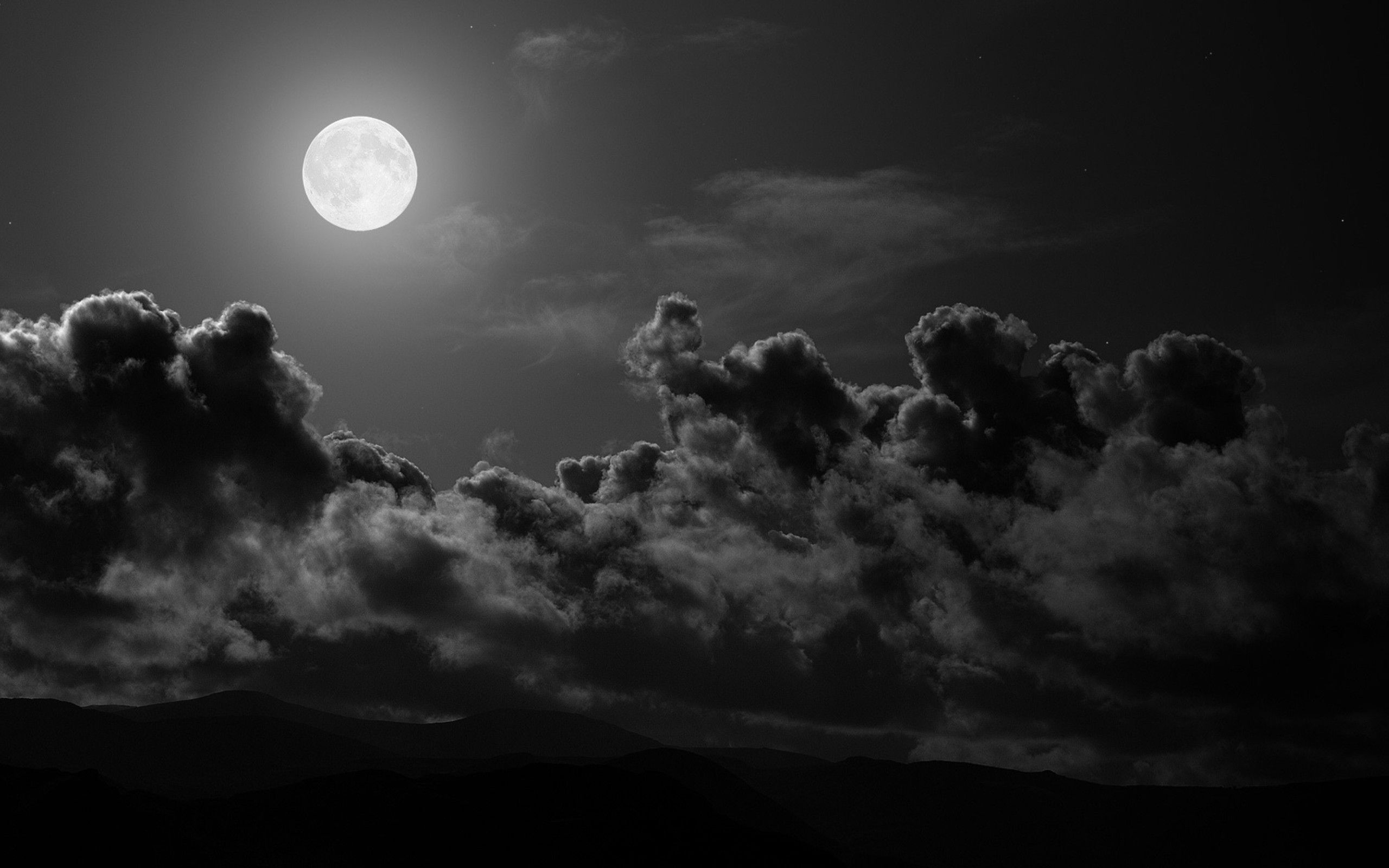 Luna piena tra nuvole scure, 2560x1600 WQXGA, PC