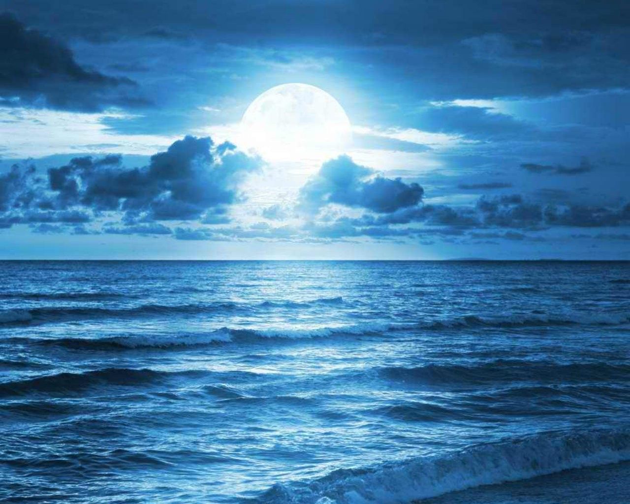 Luna piena su mare notturno, 1280x1024 720p, Laptop