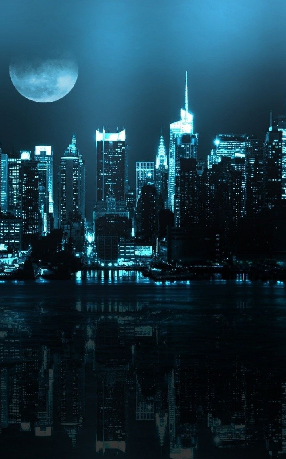 Luna blu su skyline notturno, 1000x1600 Verticale, iPhone
