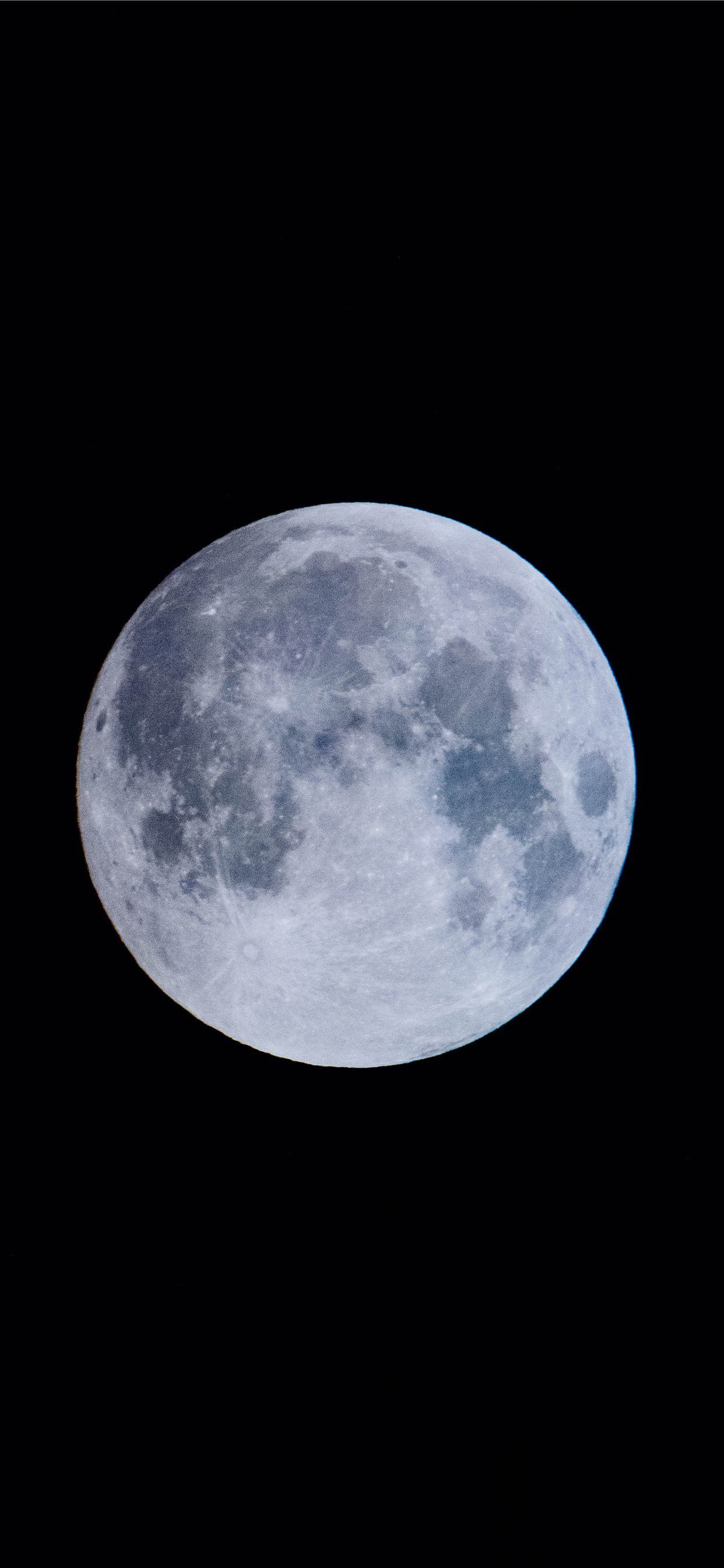 Luna piena su nero, 1242x2688 Verticale, iPhone Pro Max