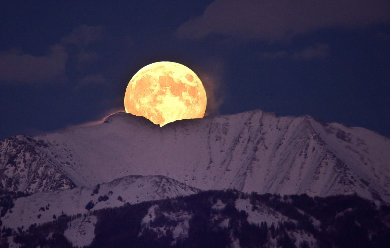 Luna piena sopra montagne innevate, 1332x850 HD, Desktop