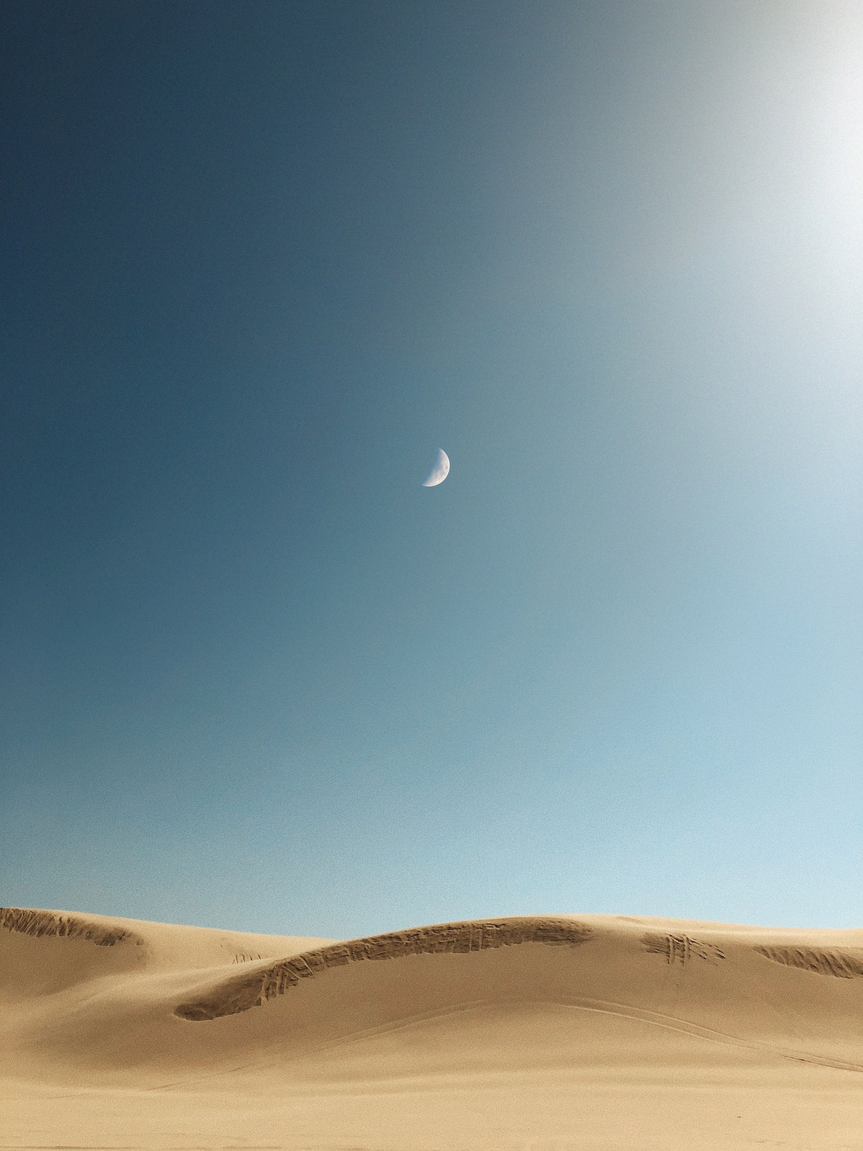 Deserto con luna nel cielo, 3024x4032 Verticale, Mobile
