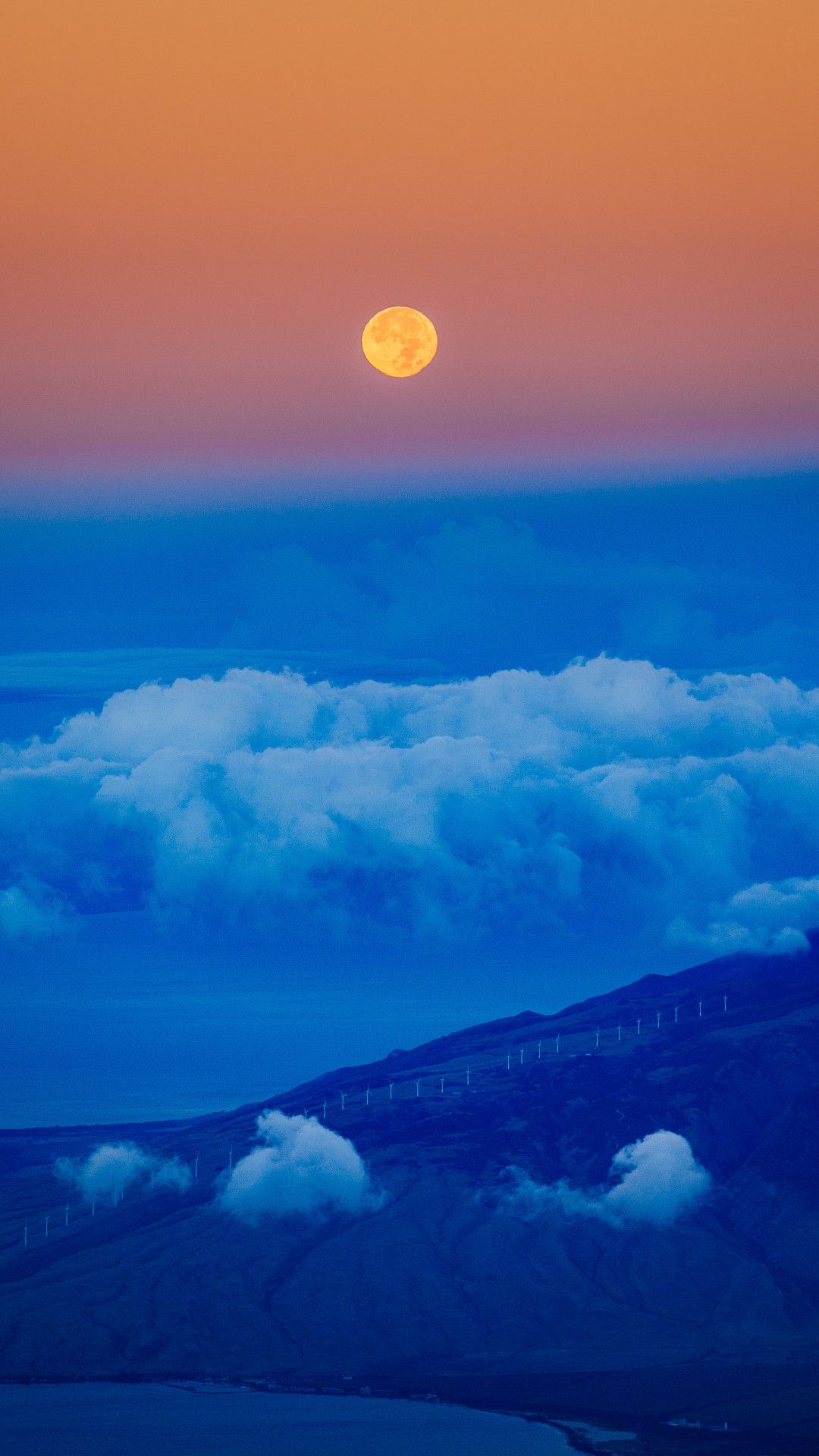 Luna piena su nuvole blu, 1080x1920 Verticale, Samsung Galaxy