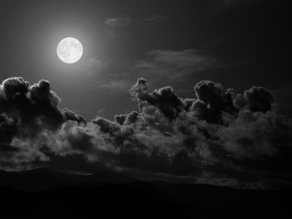 Nuvole scure e luna piena, 1024x768 HD, Desktop