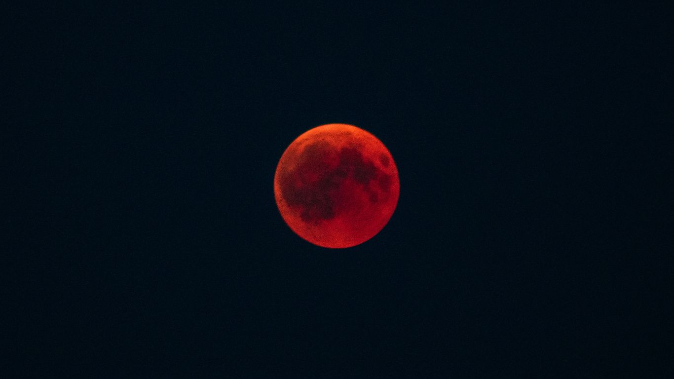 Luna rossa sangue nel cielo, 1366x768 HD, Desktop