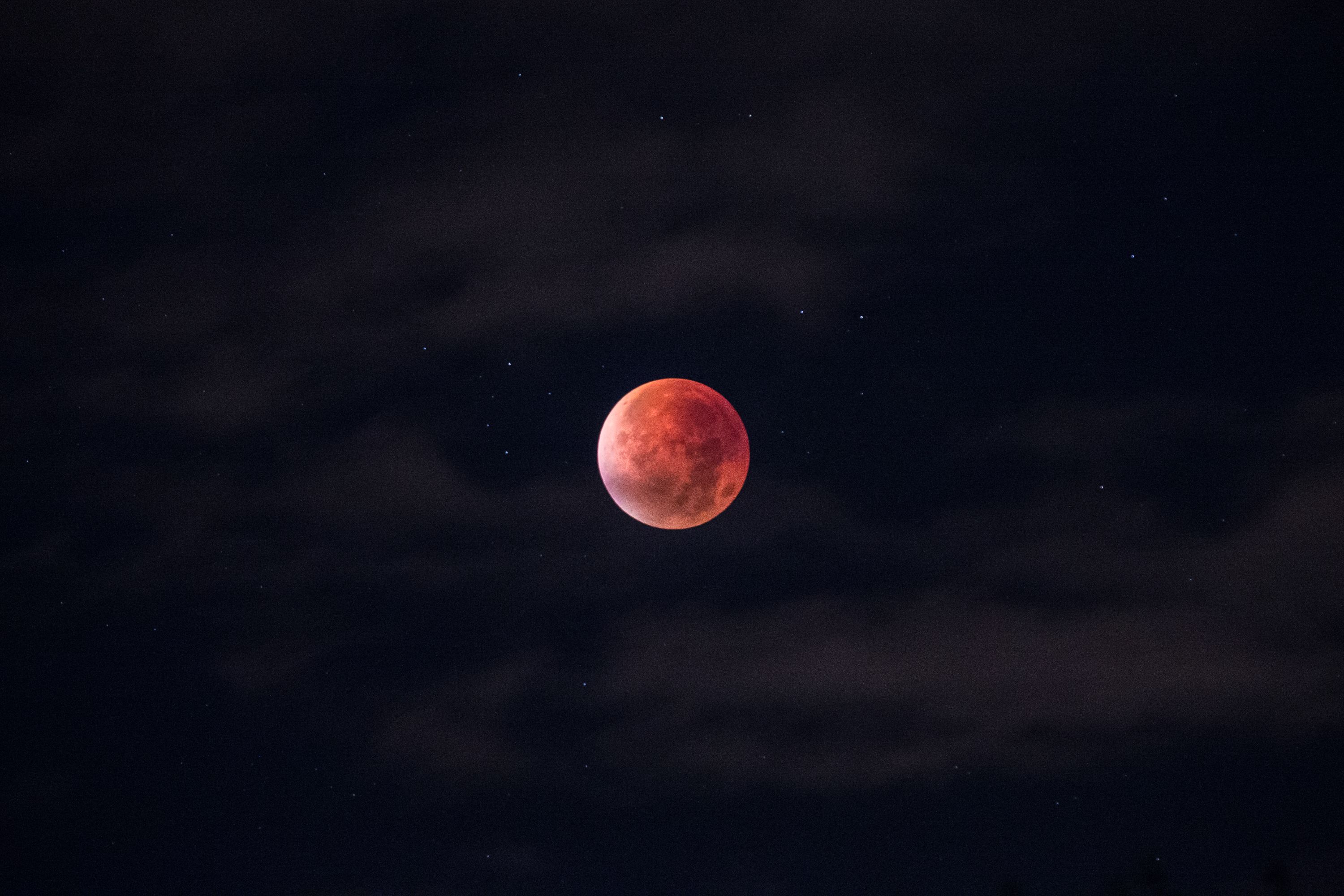 Luna rossa sangue nel cielo, 3000x2000 2K+, Desktop