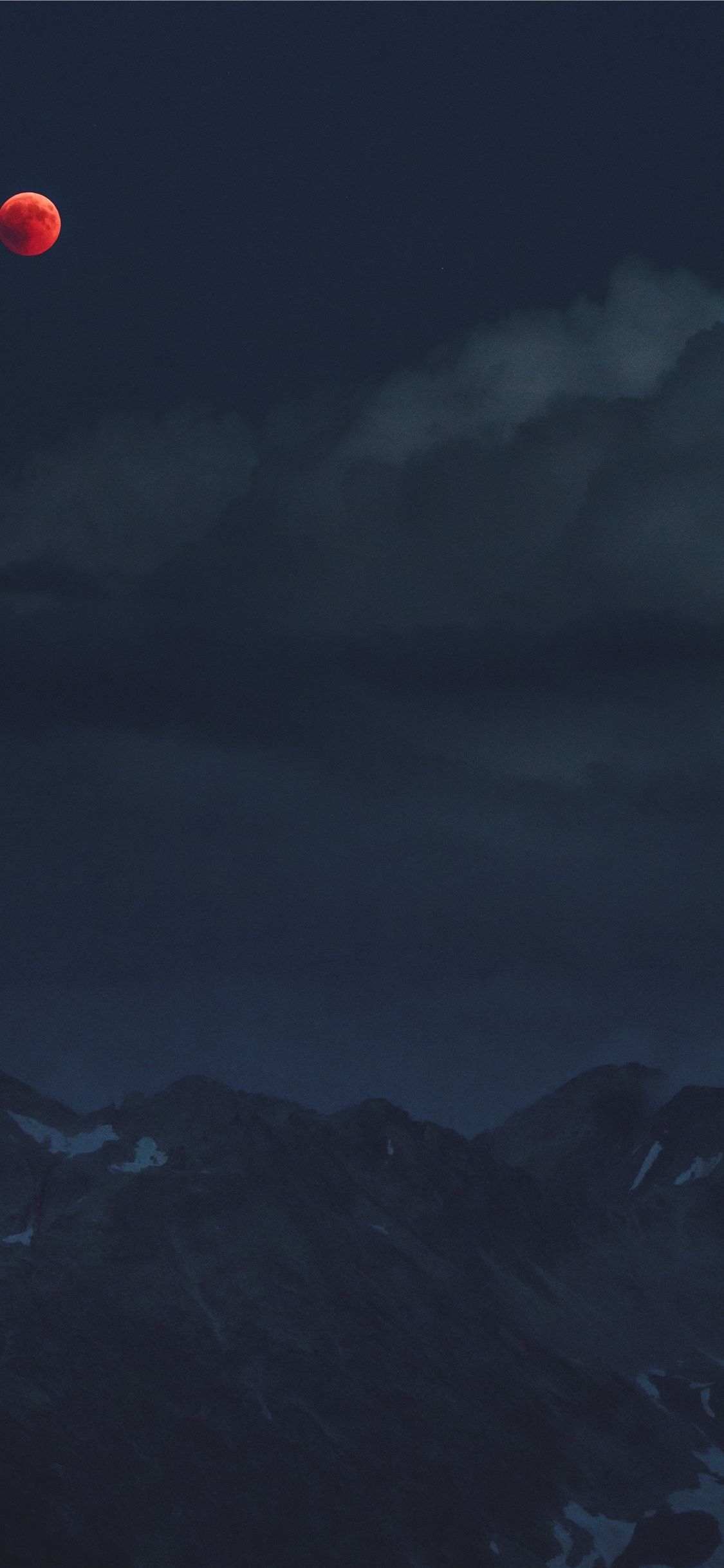 Luna rossa scura montagne, 1125x2436 Full HD Verticale, iPhone