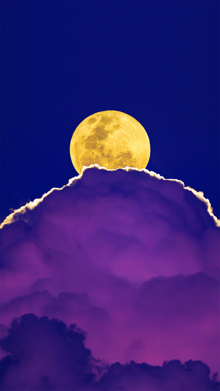 Luna gialla su nuvole viola, 720x1280 Verticale, Telefono