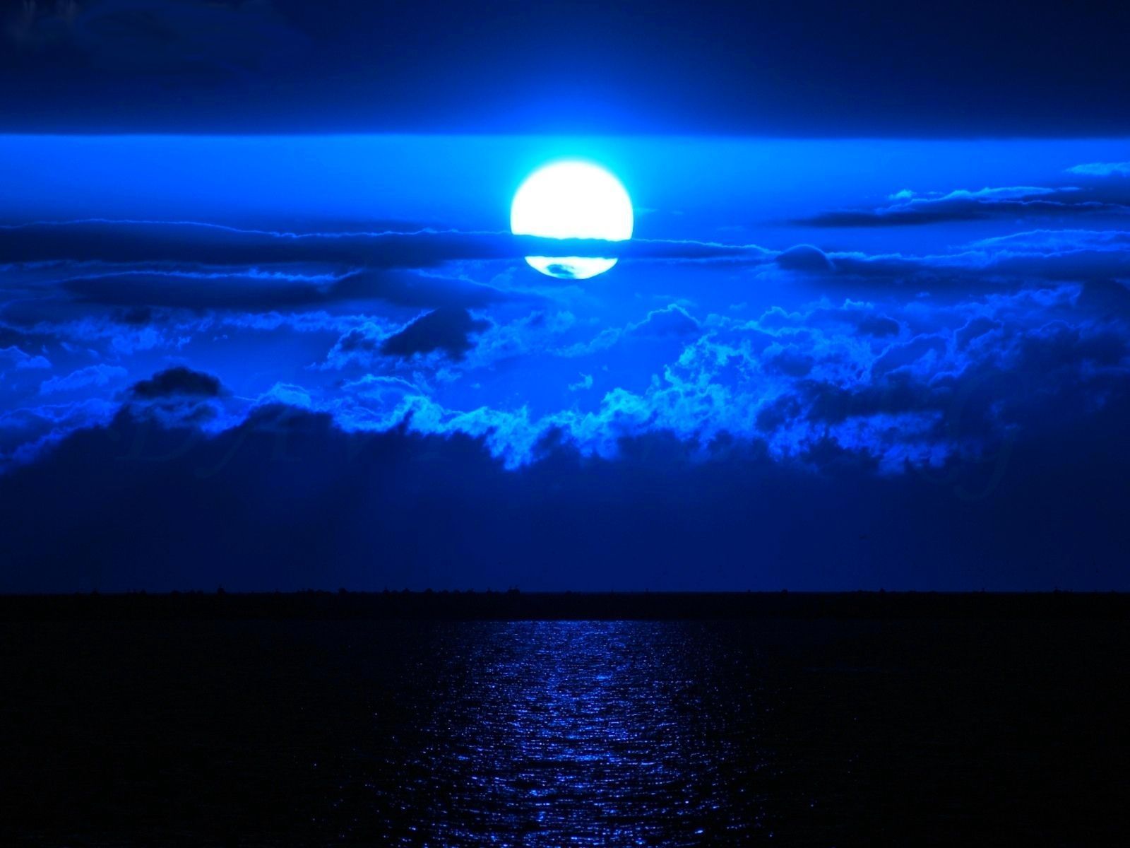 Luna blu sull'oceano, 1600x1200 HD, PC