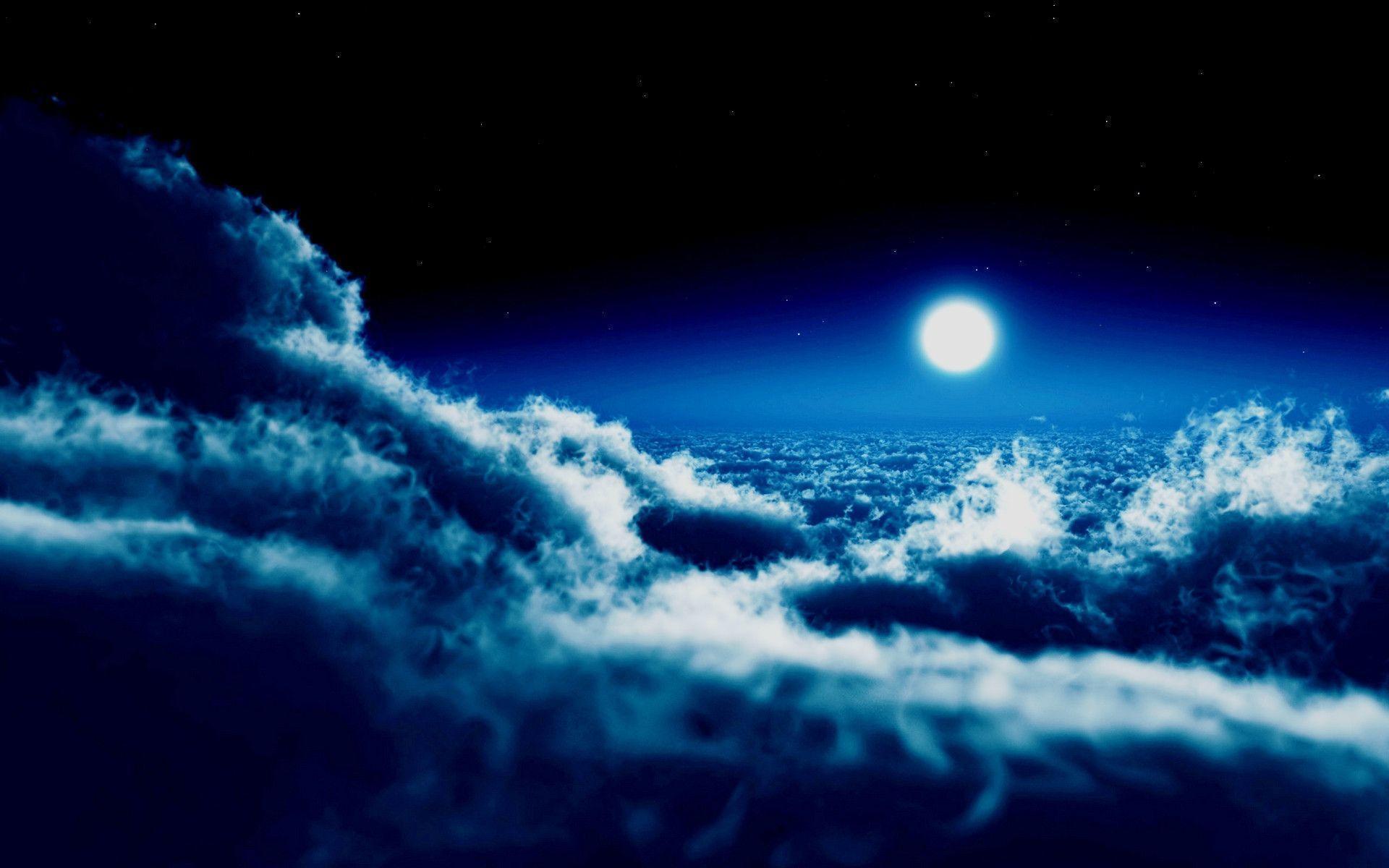Luna piena tra nuvole notturne, 1920x1200 WUXGA, Laptop