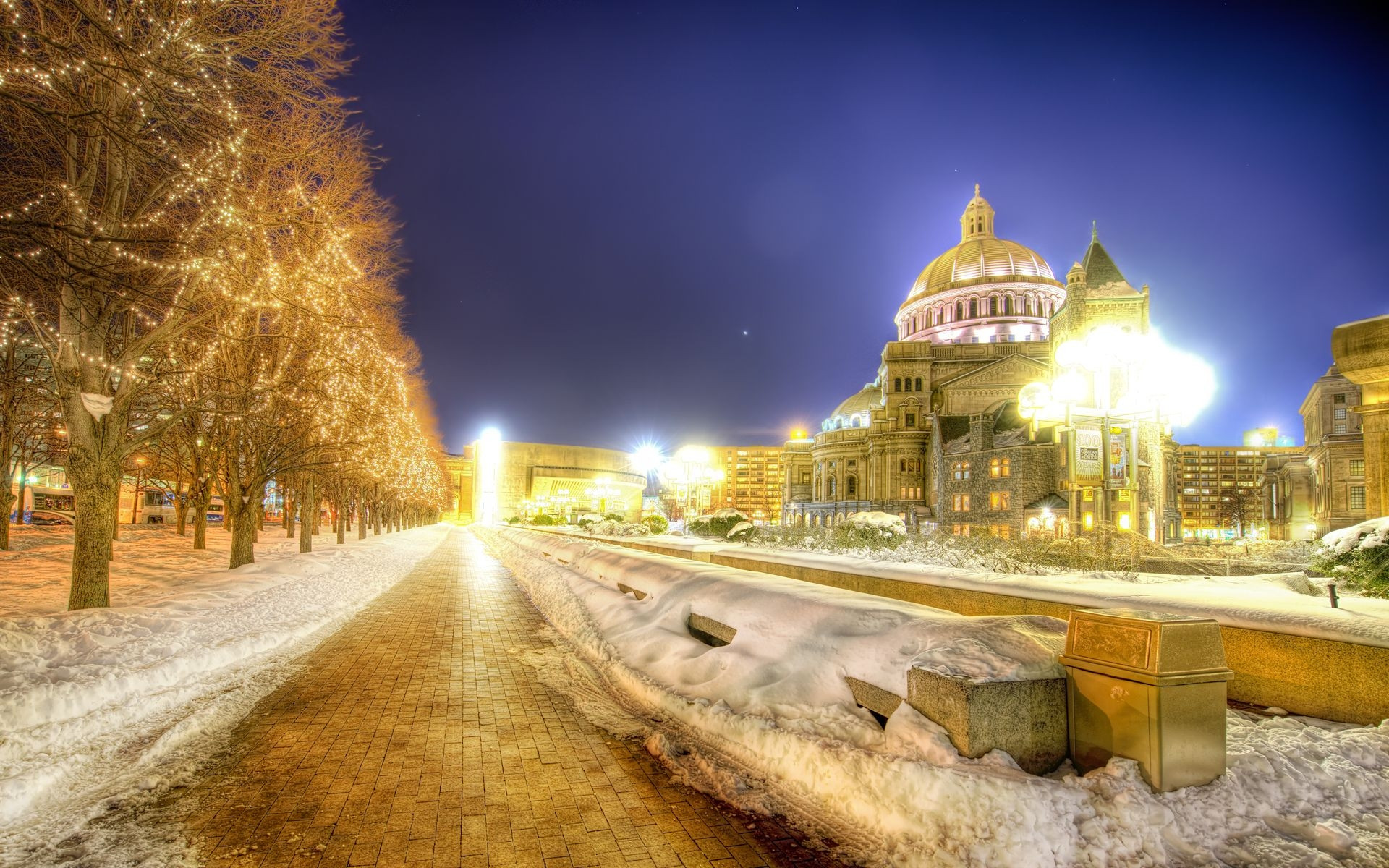 Viale innevato notturno con cupola, 1920x1200 WUXGA, Desktop