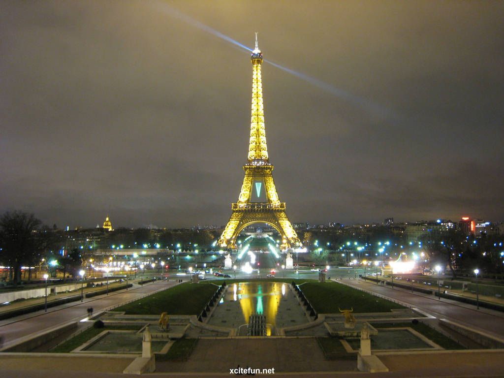 Torre Eiffel di notte, Parigi, 1024x768 HD, PC