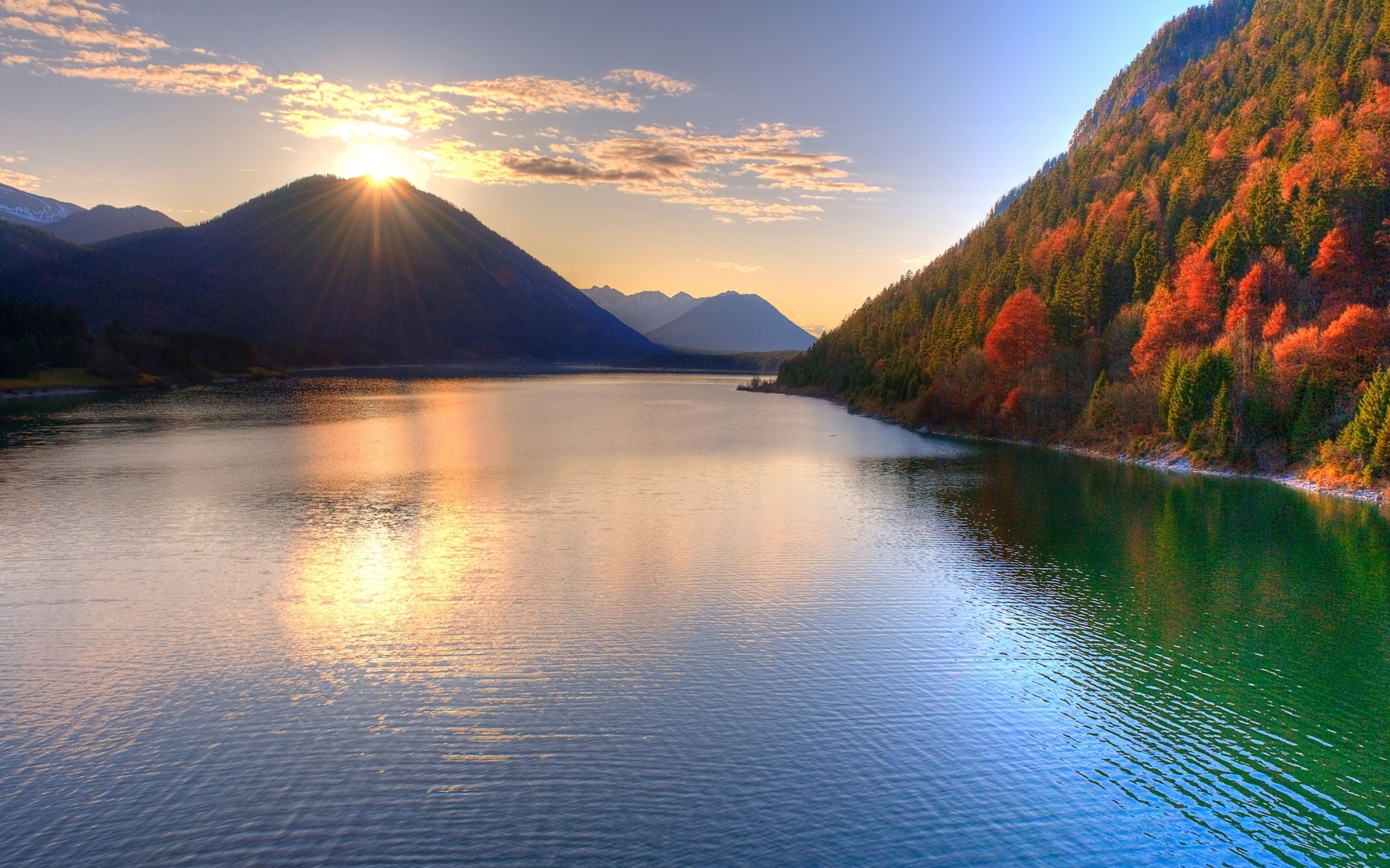 Lago montano al tramonto autunnale, 2880x1800 2K, iMac