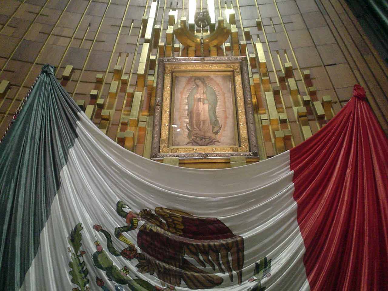 Basilica Madonna di Guadalupe, bandiera messicana, 1280x960 720p, Laptop