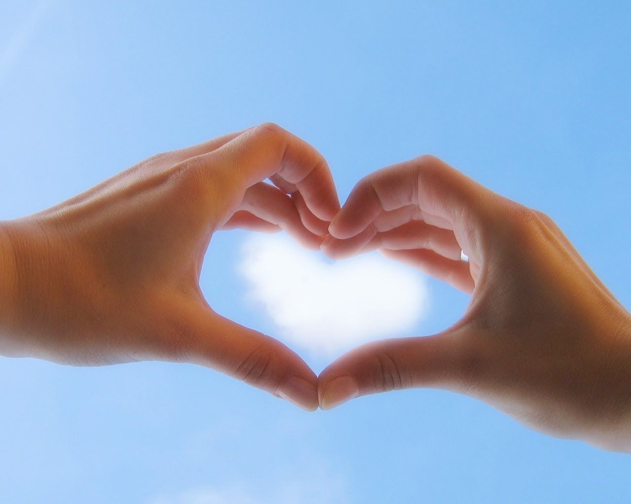 Mani a forma di cuore, cielo, 1280x1024 HD, HP Laptop