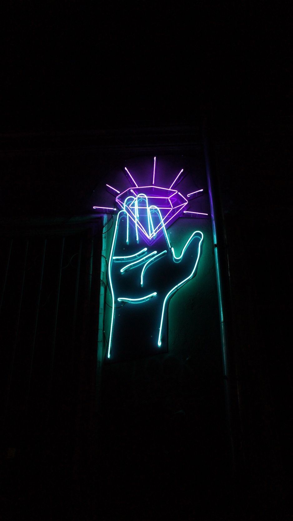 Insegne neon città notturna, 1000x1500 Full HD Verticale, iPhone