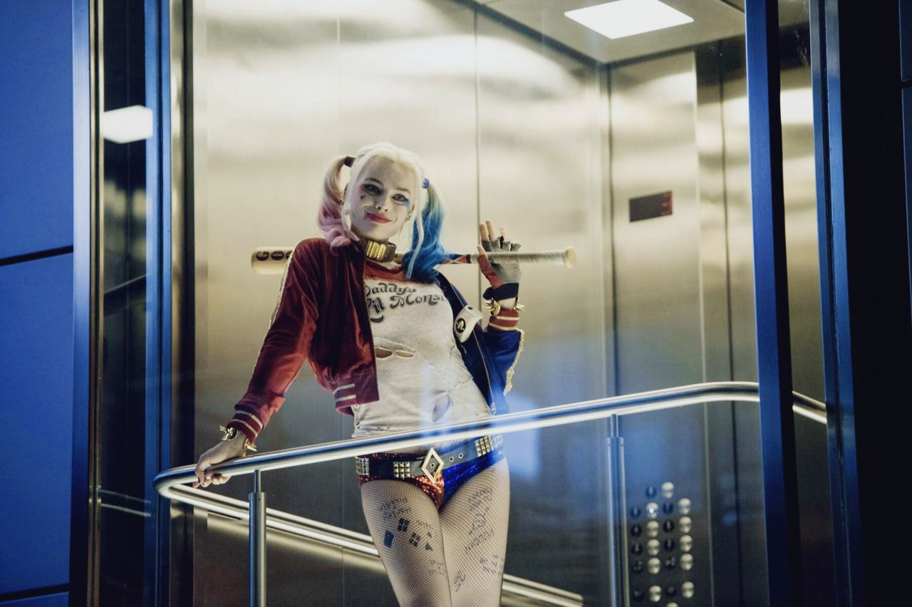 Harley Quinn in ascensore, 1280x852 720p, Laptop