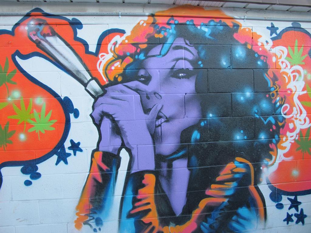 Graffiti donna che fuma canna, 1024x768 HD, Laptop
