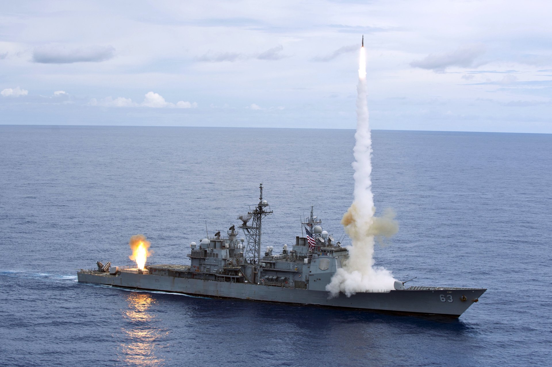 Nave militare lancio missile, 1920x1278 Full HD+ WUXGA, iMac