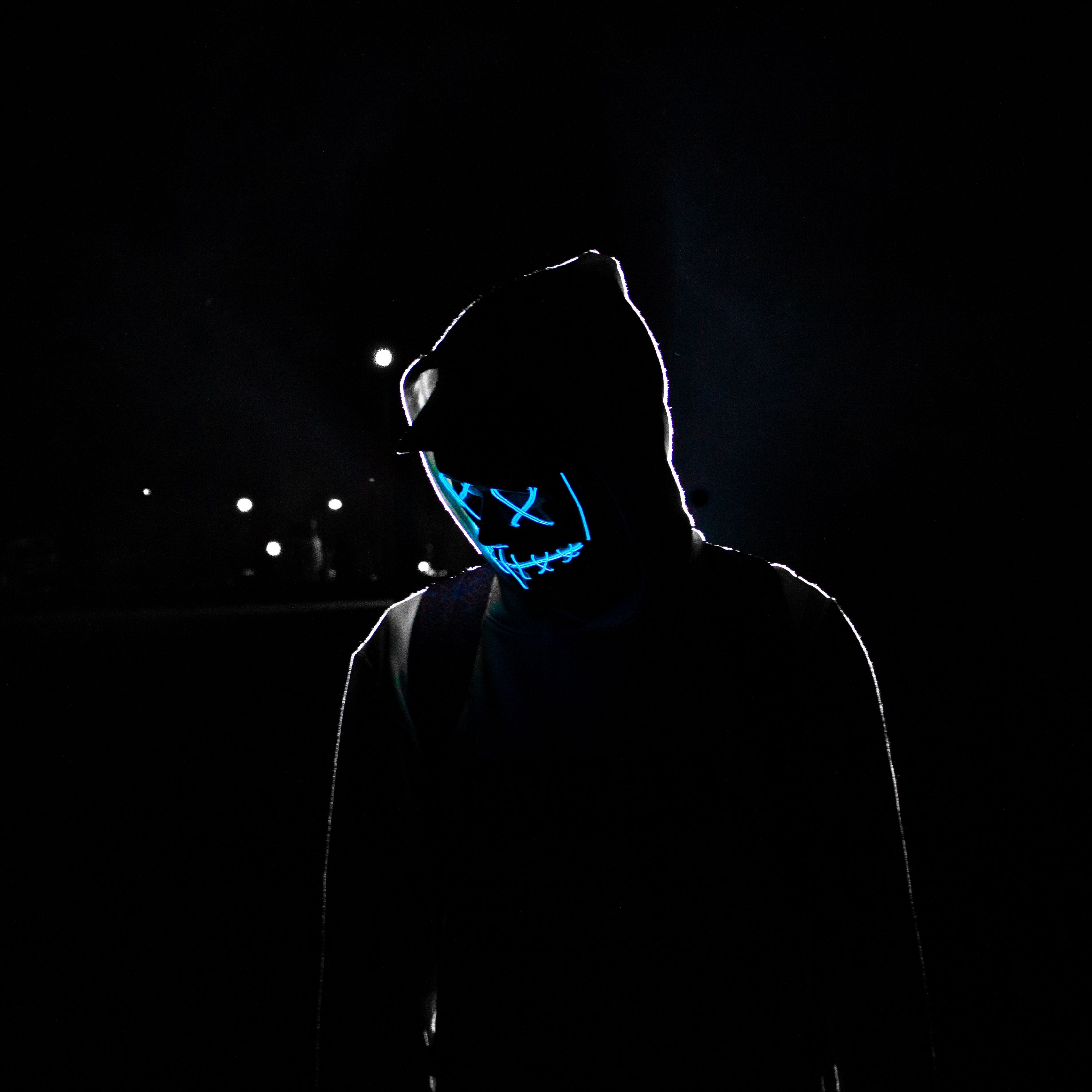 Maschera neon blu incappucciata, 3415x3415 WQXGA, Monitor Gaming