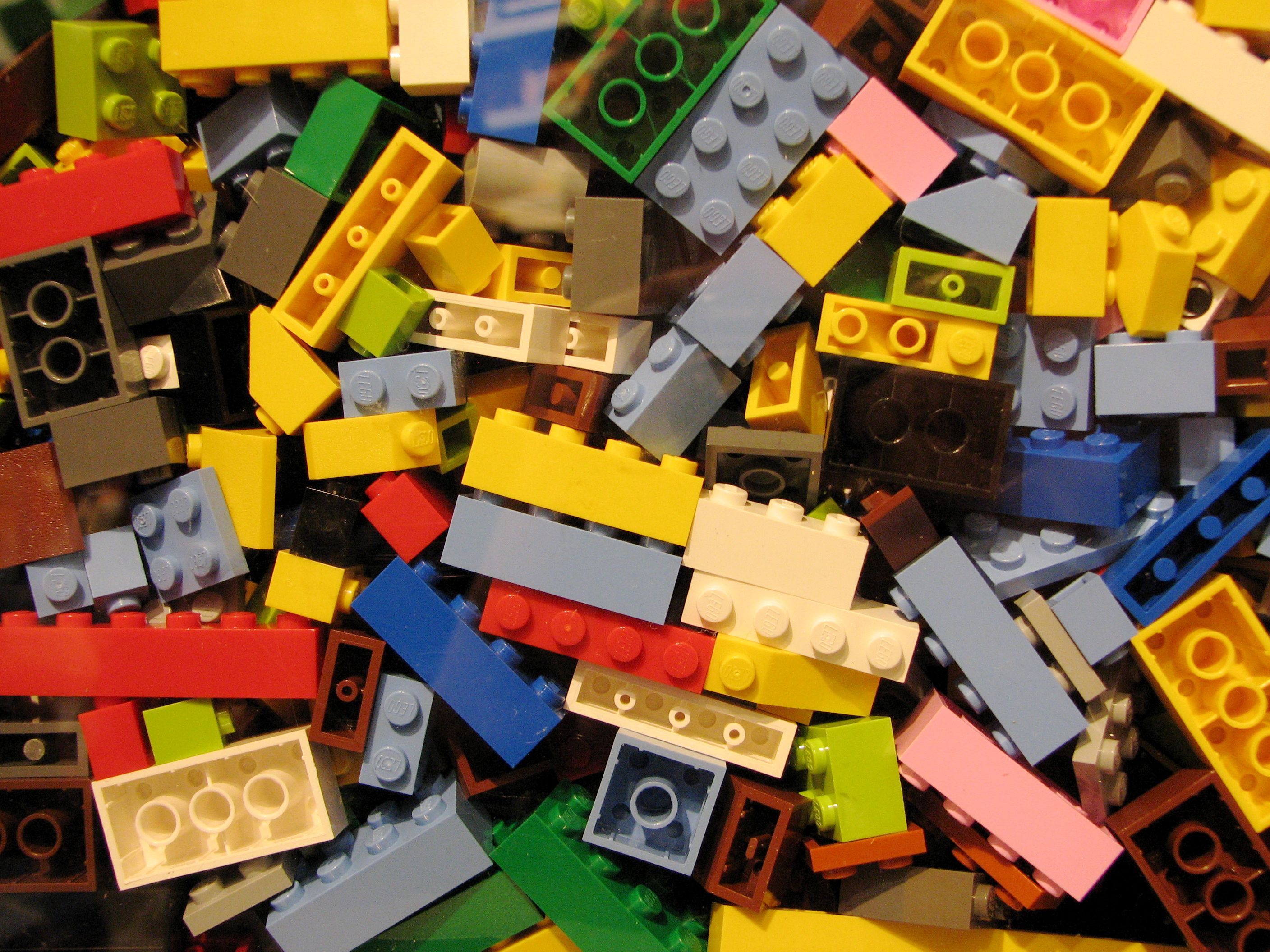 Mattoncini LEGO colorati sparsi, 2816x2112 2K+, Monitor Gaming