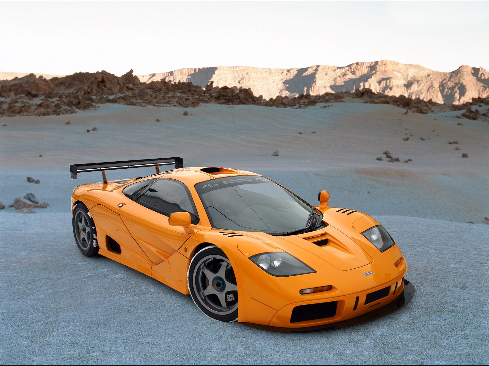 McLaren F1 arancione deserto, 1600x1200 900p, PC